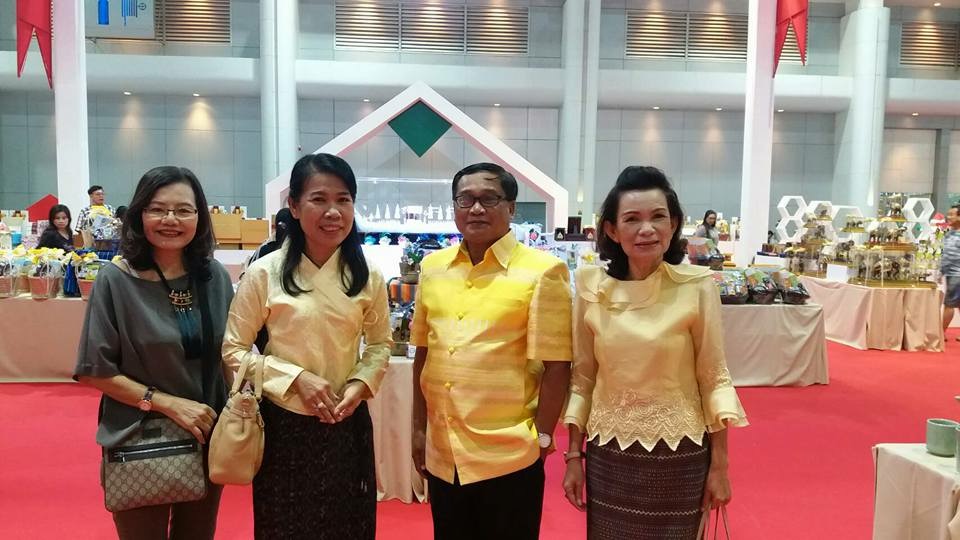 พัฒนาการจังหวัดหนองคาย ร่วมเป็นประธานเปิดงาน “OTOP City 2017: ของขวัญจากภูมิปัญญา ประชารัฐ สร้างโอกาส สร้างอาชีพ สร้างรายได้”