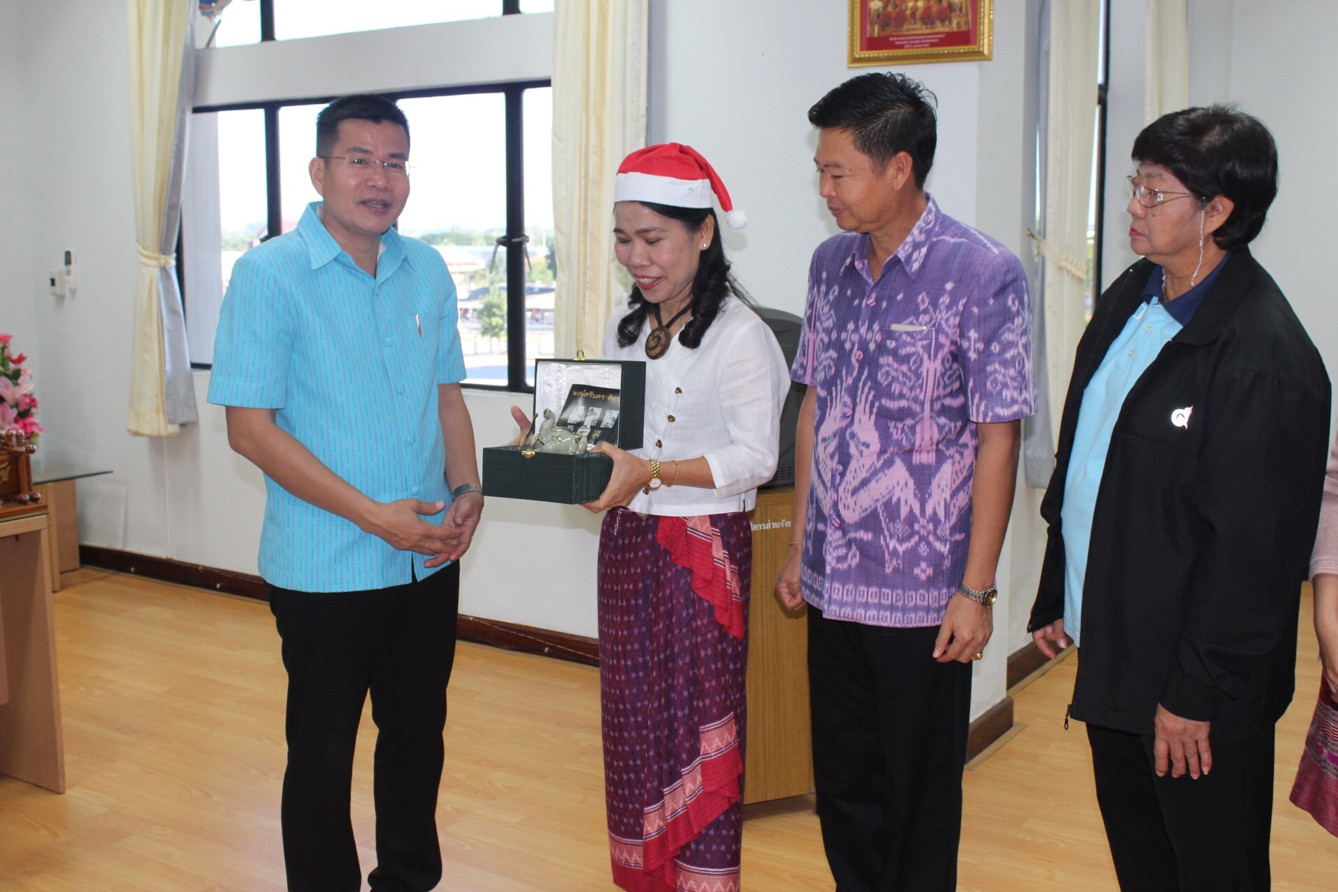 พช.หนองคาย คารวะขอพรผู้ว่าฯ รองผู้ว่าฯ เนื่องในโอกาสเทศกาลปีใหม่ 2561