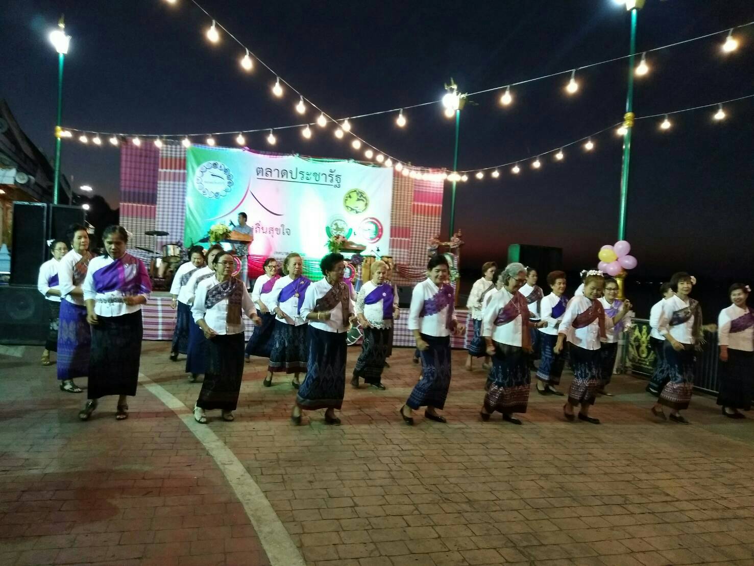 พจ.หนองคาย ร่วมพิธีเปิดตลาดประชารัฐ ท้องถิ่นสุขใจจังหวัดหนองคาย ณ ตลาด”แคมของ” (ถนนคนเดินหนองคาย) อำเภอเมืองฯ จังหวัดหนองคาย