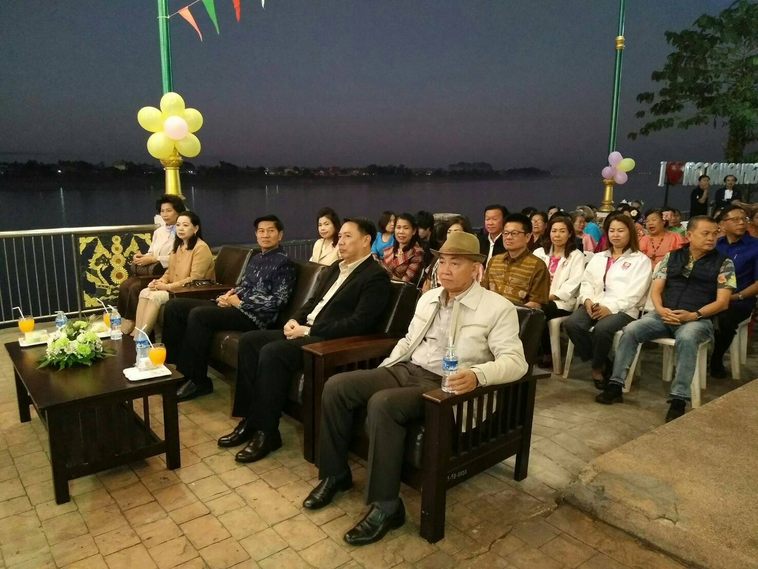 พจ.หนองคาย ร่วมพิธีเปิดตลาดประชารัฐ ท้องถิ่นสุขใจจังหวัดหนองคาย ณ ตลาด”แคมของ” (ถนนคนเดินหนองคาย) อำเภอเมืองฯ จังหวัดหนองคาย