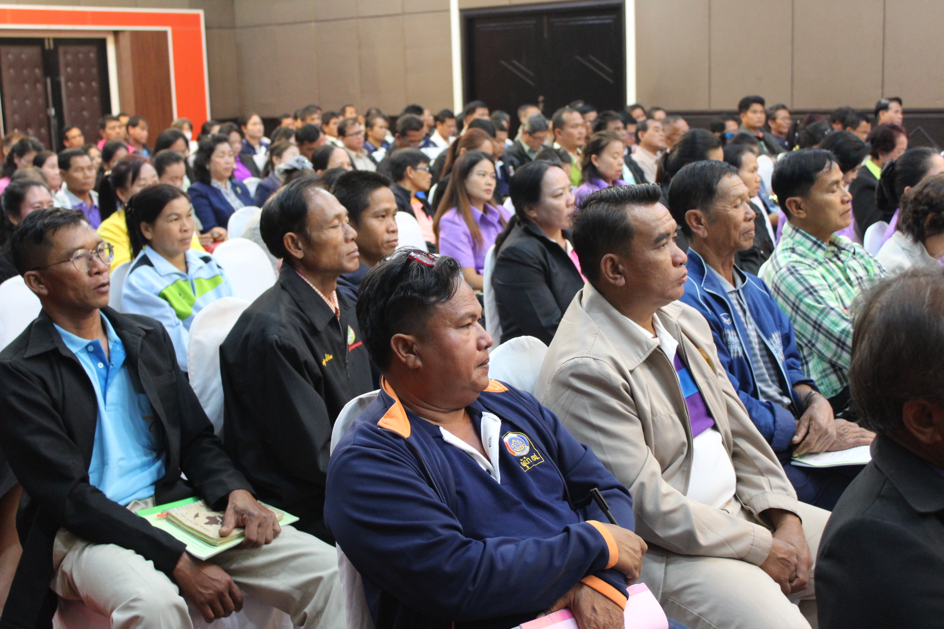 พช.หนองคาย จัดประชุมเชิงปฏิบัติการทีมสนับสนุนสัมมาชีพชุมชนระดับจังหวัด ปี 2561