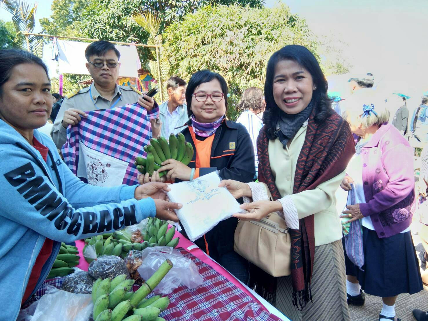 พัฒนาการจังหวัดหนองคาย ร่วมโครงการปกป้องและเชิดชูสถาบันพระมหากษัตริย์ และหน่วยบำบัดทุกข์บำรุงสุข ณ ร.ร.วังหลวงพิทยาสรรค์