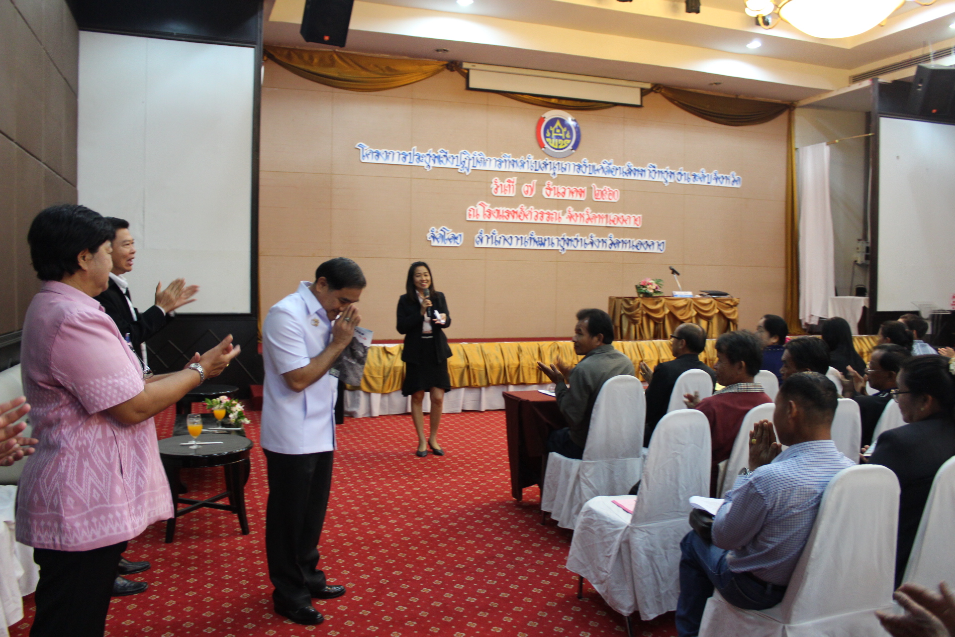 พช.หนองคาย จัดประชุมเชิงปฏิบัติการทีมสนับสนุนสัมมาชีพชุมชนระดับจังหวัด ปี 2561