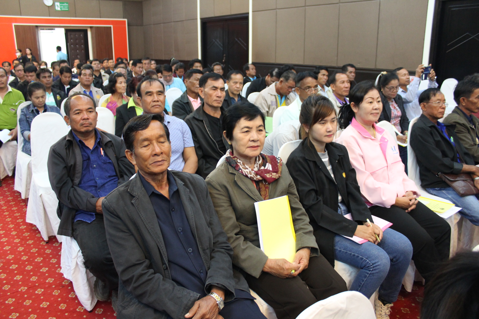 พช.หนองคาย จัดประชุมเชิงปฏิบัติการทีมสนับสนุนสัมมาชีพชุมชนระดับจังหวัด ปี 2561