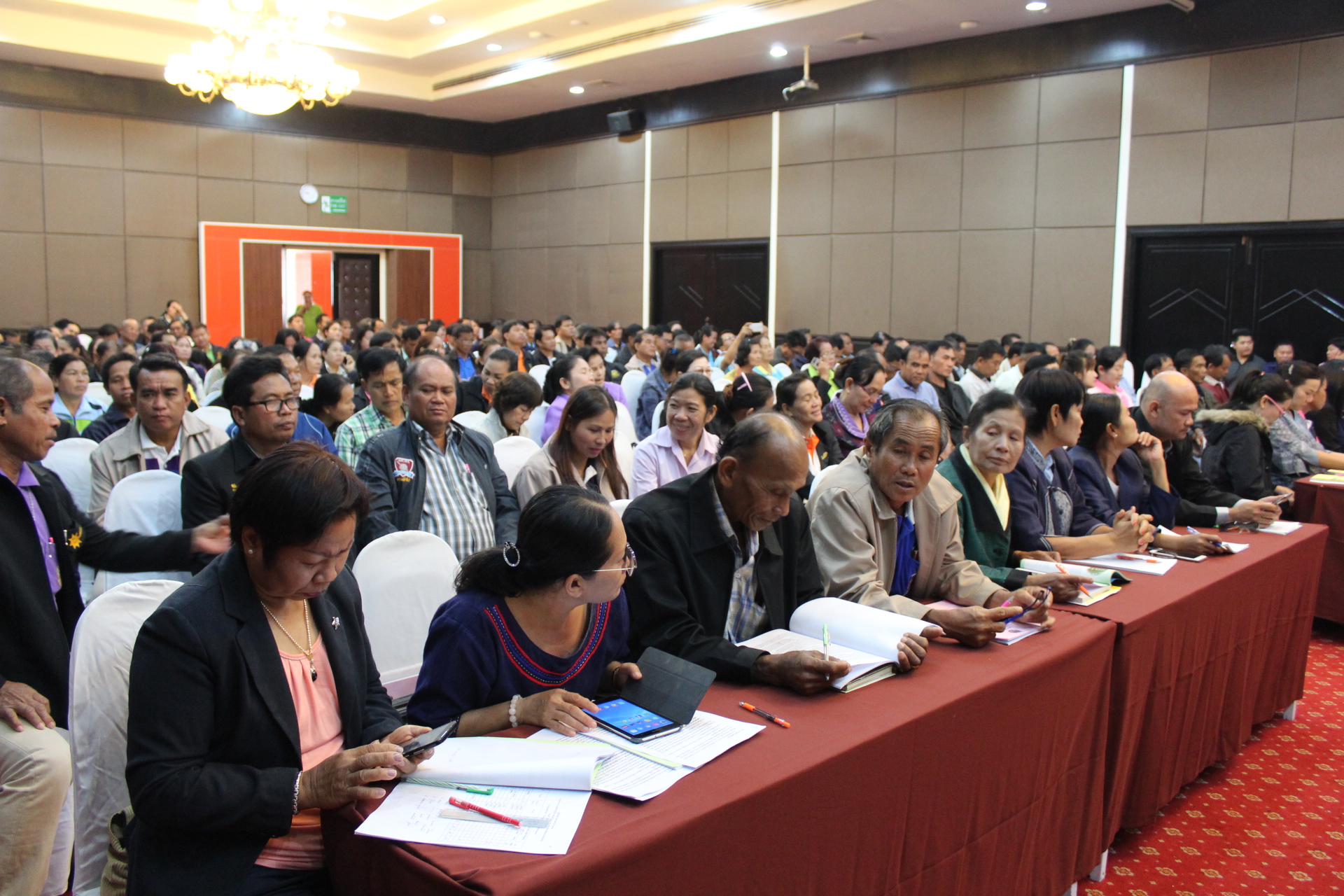 พช.หนองคาย จัดประชุมเชิงปฏิบัติการทีมสนับสนุนสัมมาชีพชุมชนระดับจังหวัด ปี 2561
