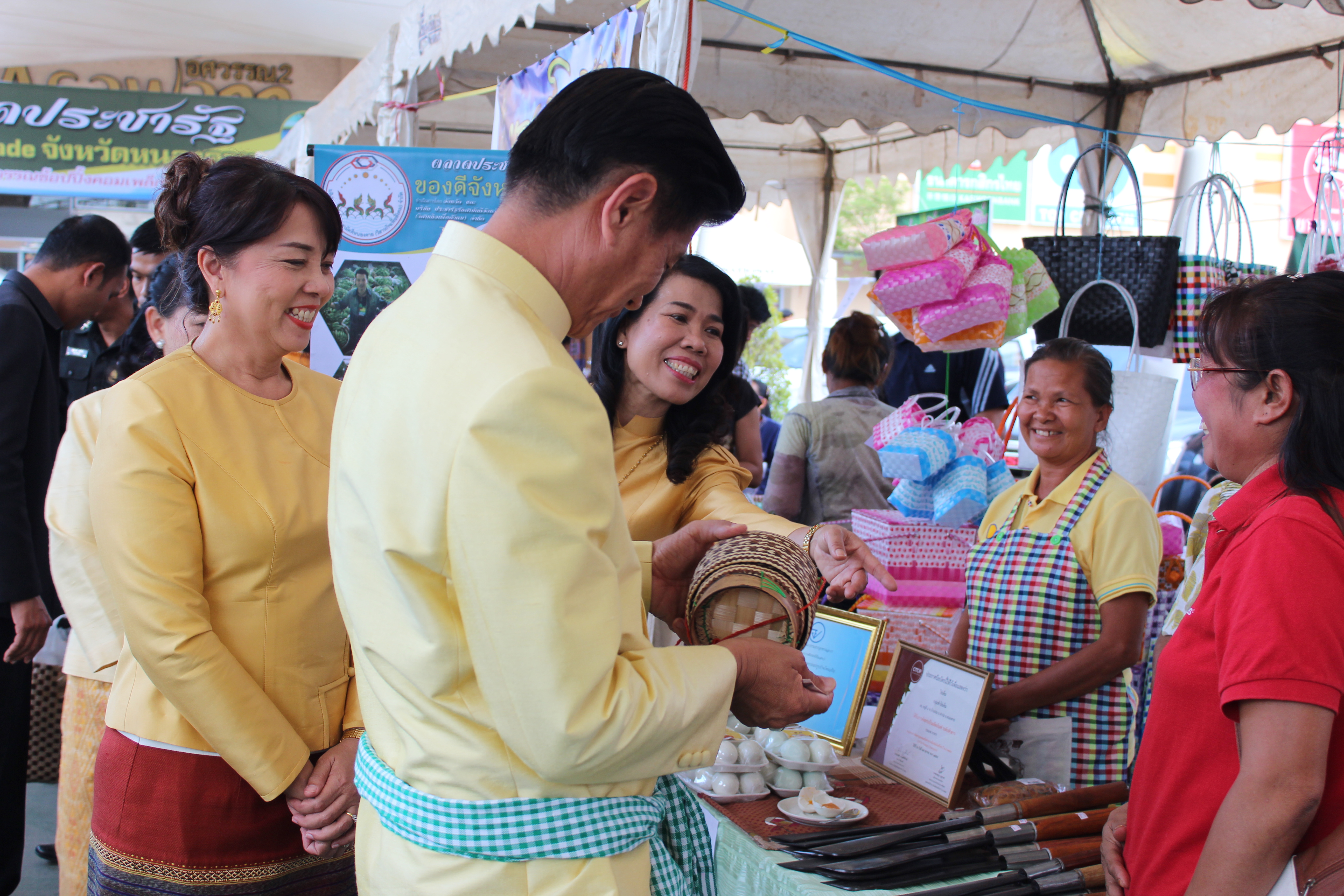 หนองคาย..Kick Off ตลาดนัดประชารัฐ โดย พช.หนองคายเป็นแกนหลัก !!!!!”