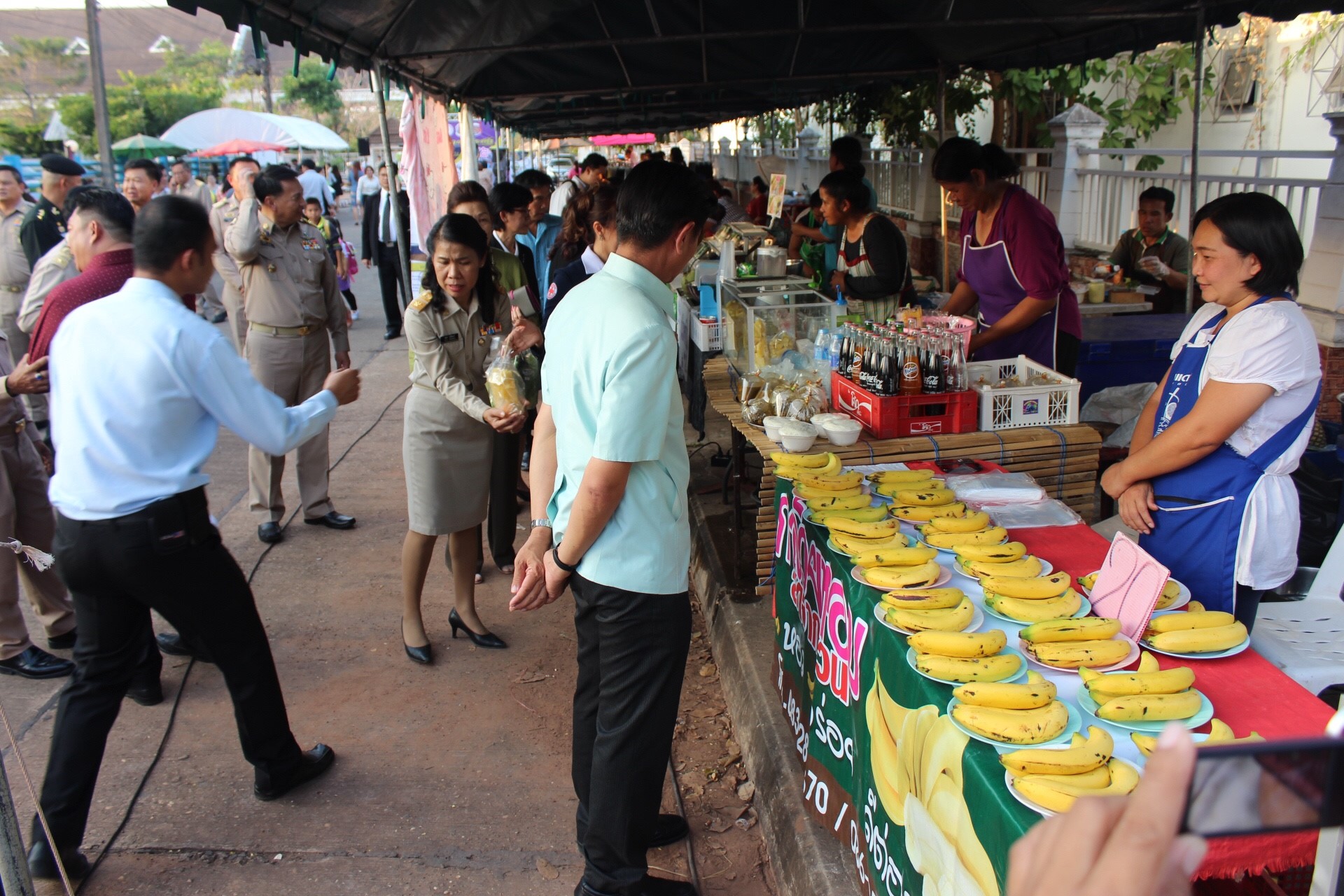 จังหวัดหนองคาย เปิดตลาดประชารัฐ คนไทยยิ้มได้