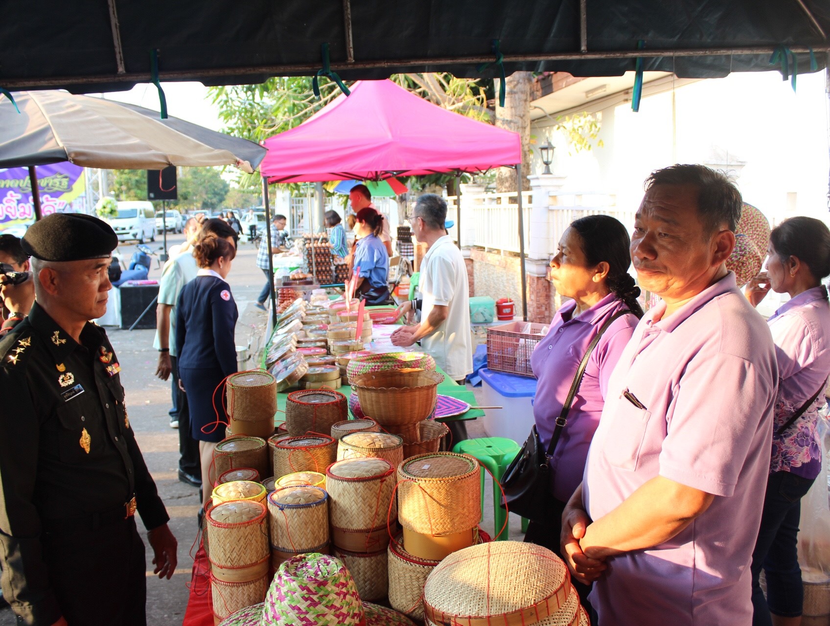 จังหวัดหนองคาย เปิดตลาดประชารัฐ คนไทยยิ้มได้