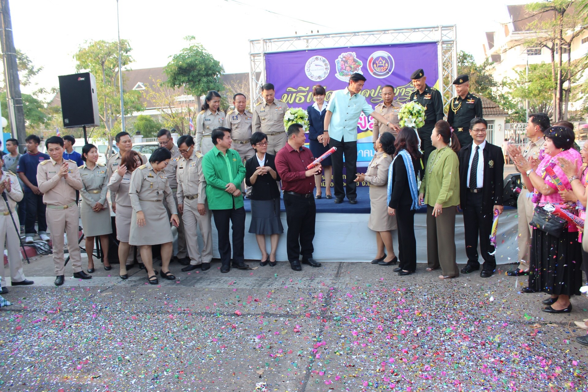 จังหวัดหนองคาย เปิดตลาดประชารัฐ คนไทยยิ้มได้