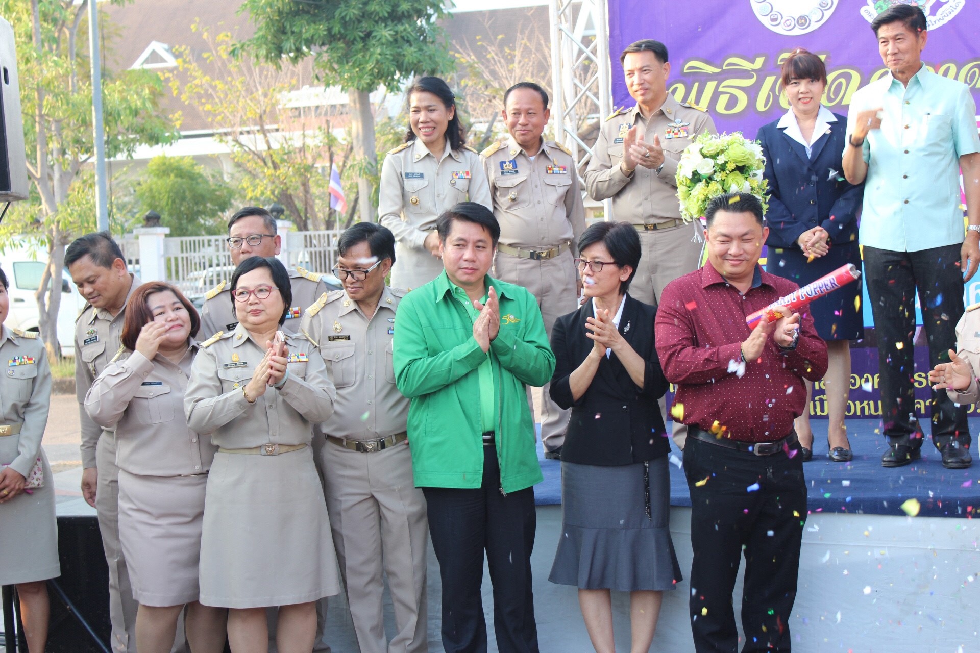 จังหวัดหนองคาย เปิดตลาดประชารัฐ คนไทยยิ้มได้