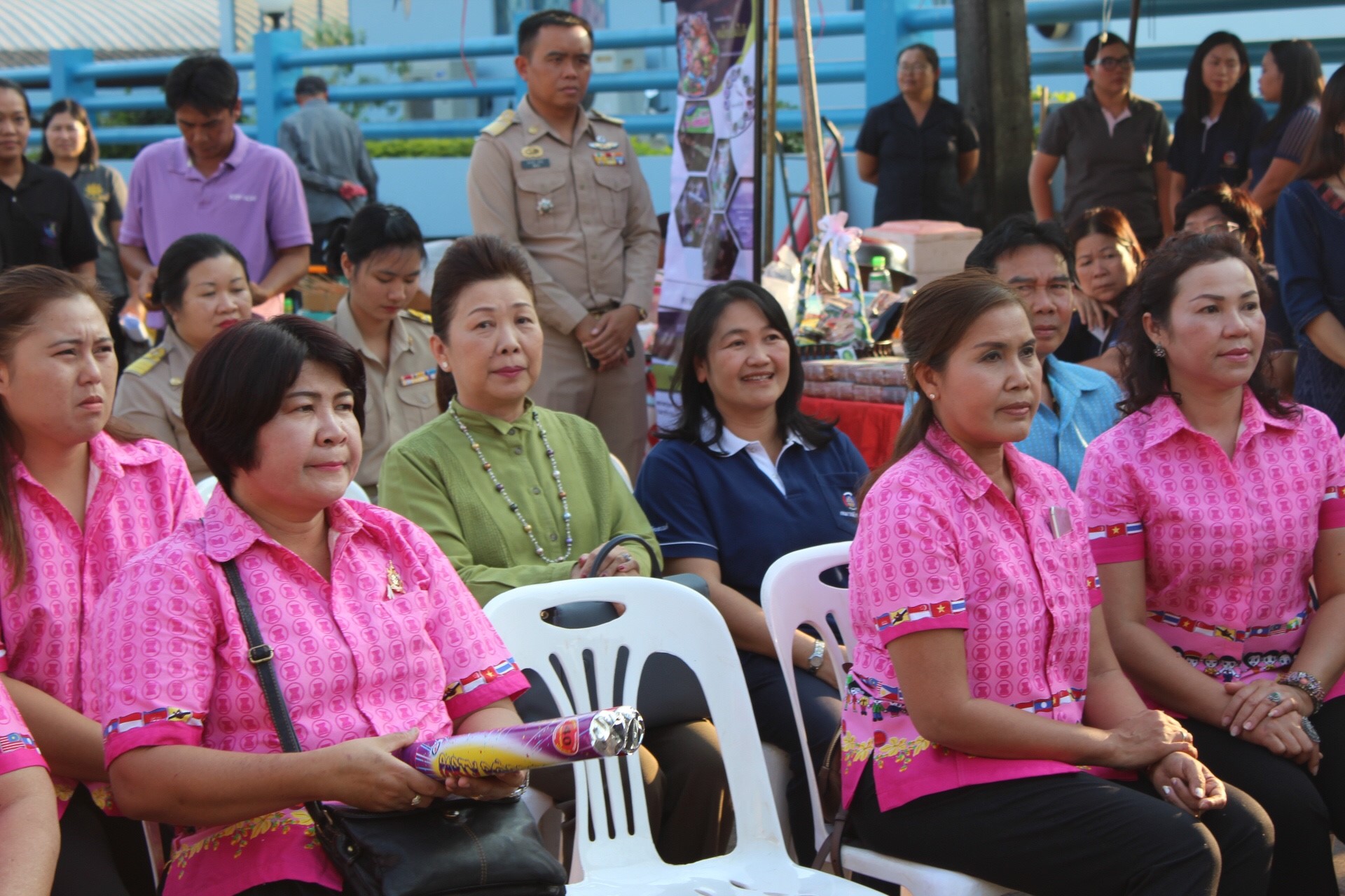 จังหวัดหนองคาย เปิดตลาดประชารัฐ คนไทยยิ้มได้