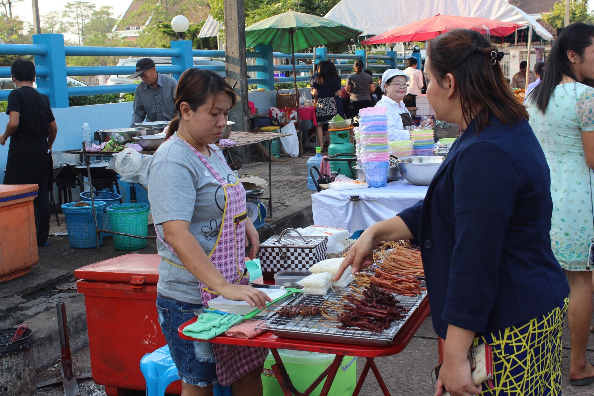 จังหวัดหนองคาย เปิดตลาดประชารัฐ คนไทยยิ้มได้