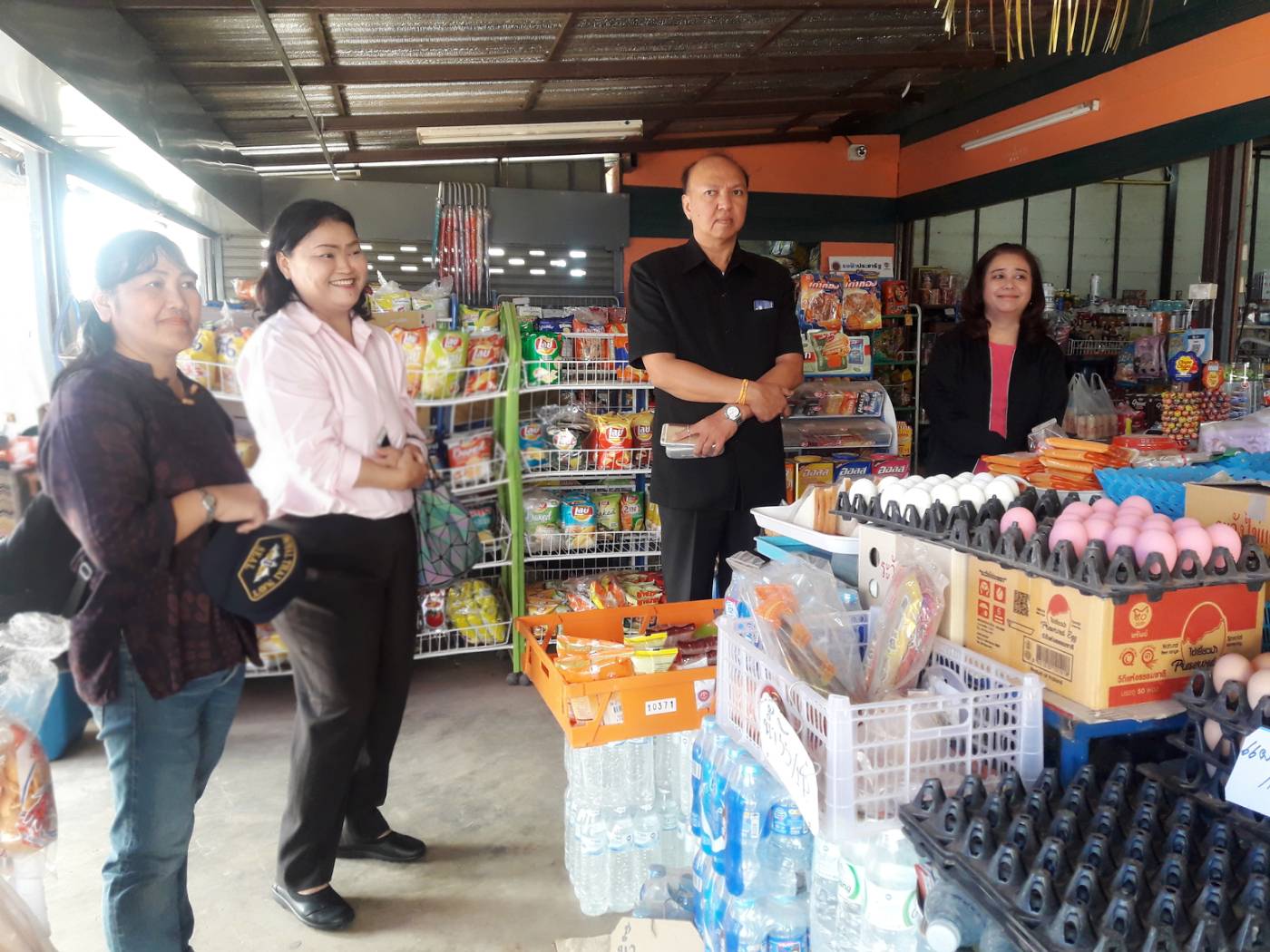 พช.หนองคาย ร่วมติดตามตรวจสอบร้านค้าชุมชน ที่เข้าร่วมโครงการร้านค้าประชารัฐในเขตพื้นที่อำเภอเมืองหนองคาย