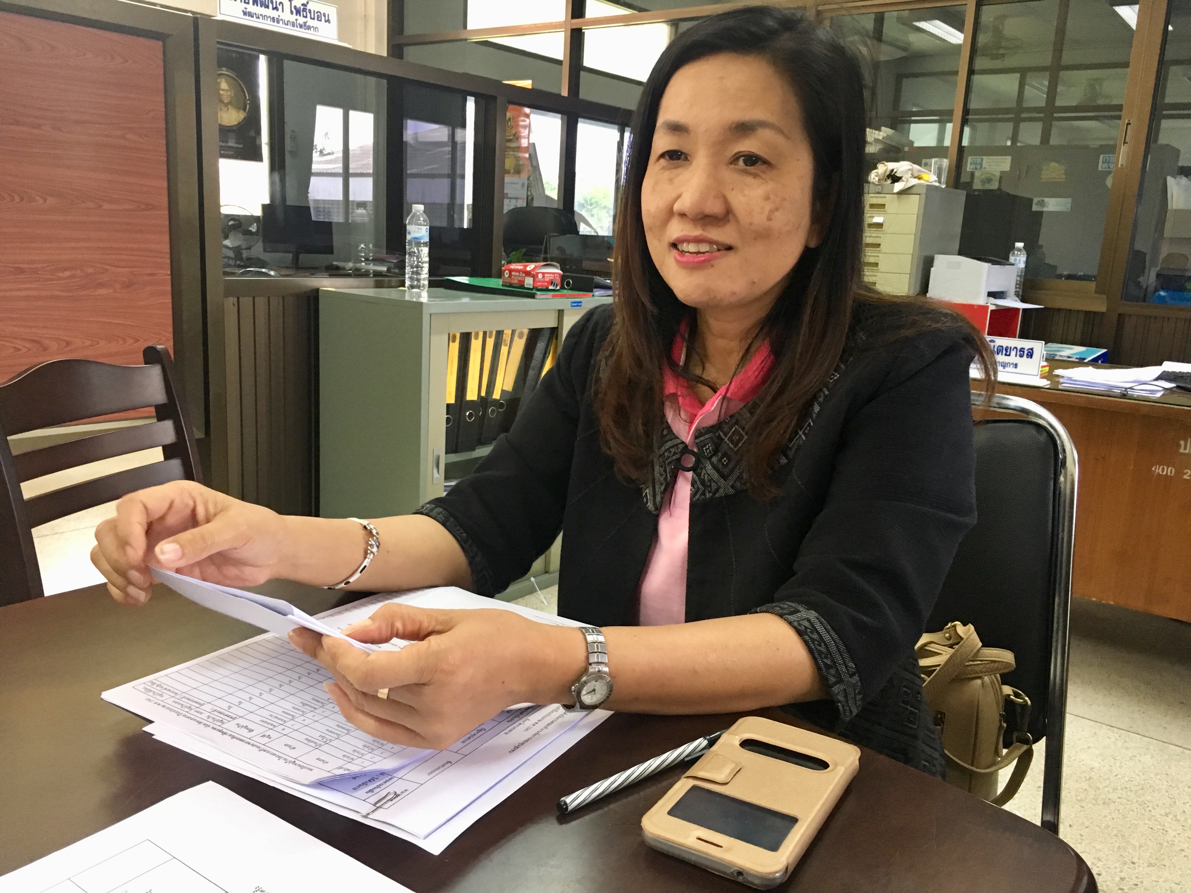 นักวิชาการพช.หนองคาย ออกติดตามสนับสนุนการบริหารจัดการกองทุนชุมชน แก่คณะทำงานจัดการกองทุนชุมชนในหมู่บ้านเป้าหมายโครงการสร้างและขยายผลสัมมาชีพชุมชน อำเภอโพธิ์ตาก