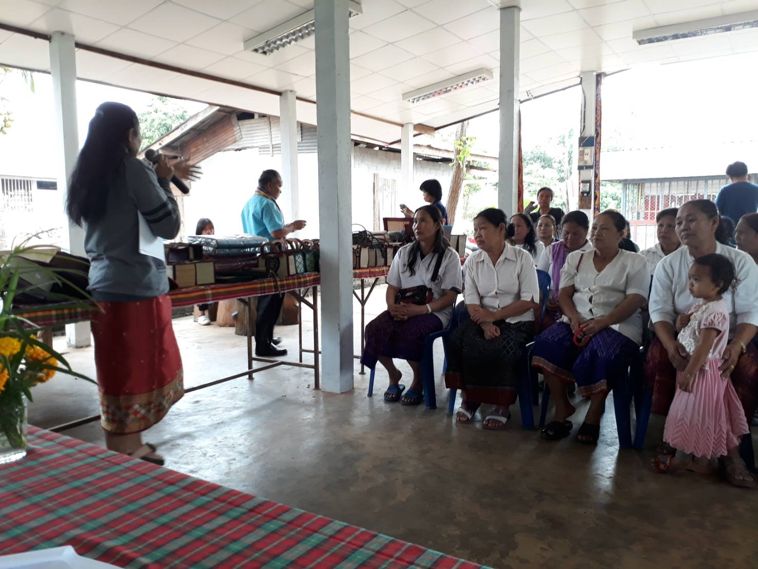 พช.หนองคาย ร่วมออกตรวจผลงานกลุ่มวิสาหกิจชุมชนดีเด่น ประจำปีงบประมาณ พ.ศ.2561 ณ อำเภอโพนพิสัย และอำเภอเฝ้าไร่