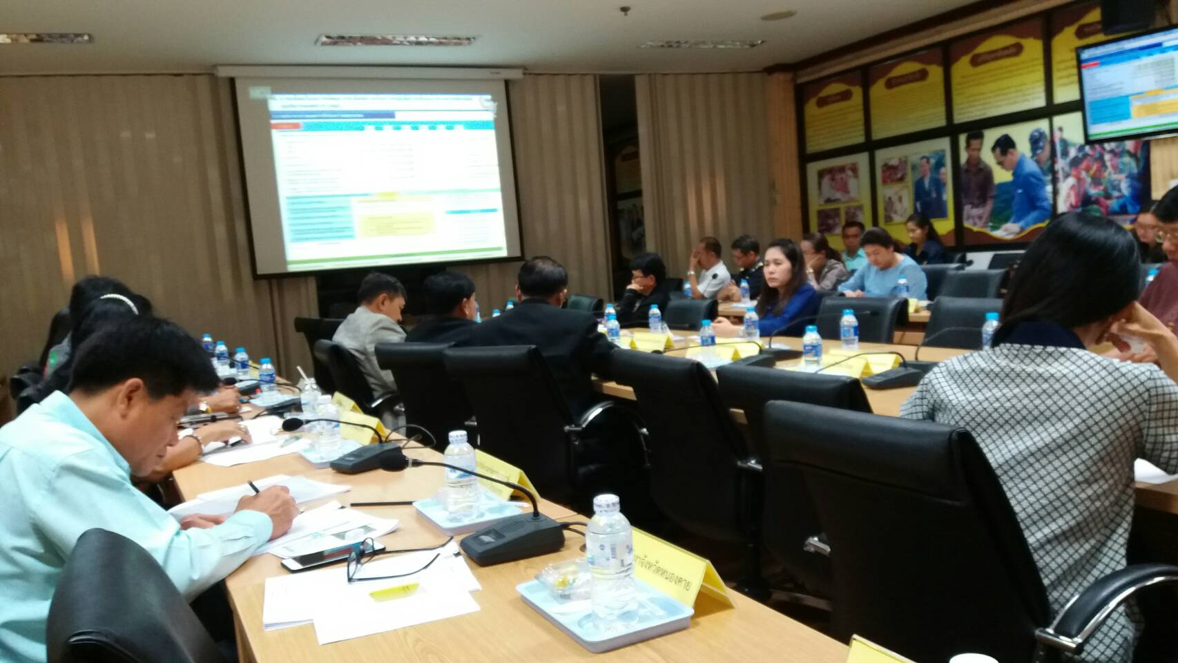 พจ.หนองคาย  ร่วมประชุมรับฟังแนวทางการประเมินผู้บริหารองค์การให้แก่ผู้ว่าราชการจังหวัด ตามข้อสั่งการนายกรัฐมนตรี ผ่านระบบวีดิทัศน์ทางไกลกระทรวงมหาดไทย