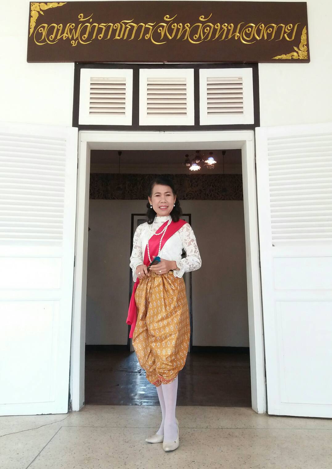 นางชะตา ธุลีจันทร์ พัฒนาการจังหวัดหนองคาย ร่วมถ่ายทำวีดิทัศน์ประชาสัมพันธ์งานสงกรานต์ย้อนยุค เพื่อส่งเสริมการท่องเที่ยวและประเพณีอันดีงาม