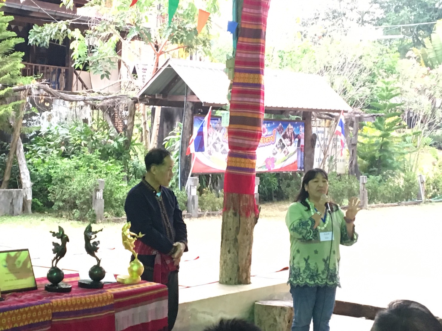 พัฒนาชุมชนหนองคาย จัดตามโครงการส่งเสริมและยกระดับมาตรฐานการท่องเที่ยว กิจกรรม:พัฒนาหมู่บ้าน OTOP เพื่อการท่องเที่ยว