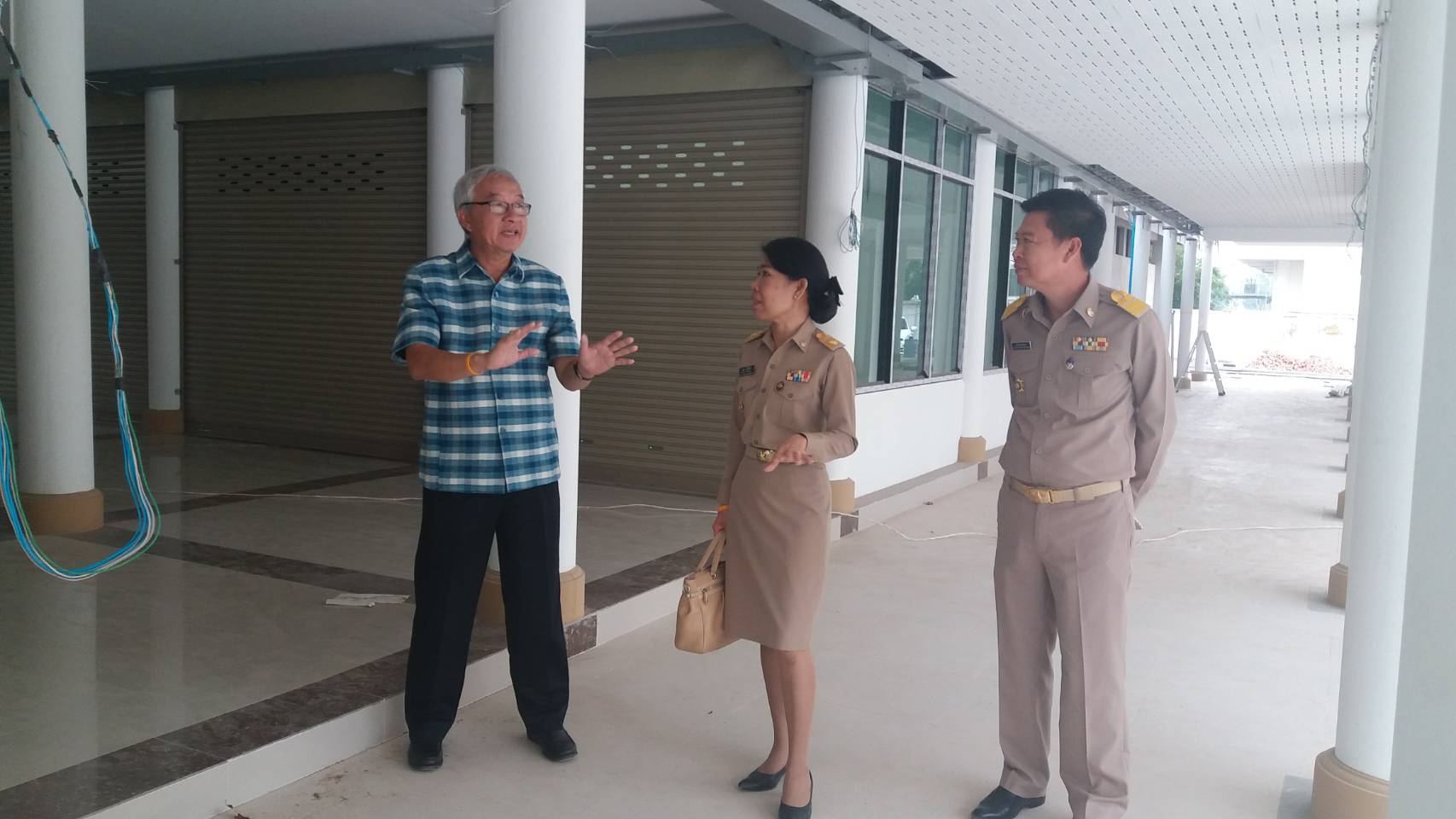 ?นายสินชัย ถนอมสิน หัวหน้าผู้ตรวจราชการกรมการพัฒนาชุมชน ติดตามโครงการพัฒนาศูนย์นวัตกรรมและกระจายสินค้า OTOP จังหวัดหนองคาย