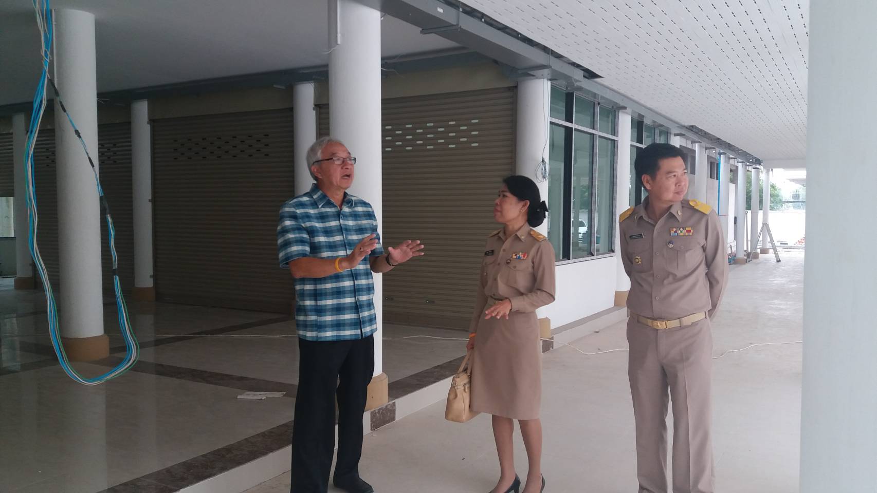 ?นายสินชัย ถนอมสิน หัวหน้าผู้ตรวจราชการกรมการพัฒนาชุมชน ติดตามโครงการพัฒนาศูนย์นวัตกรรมและกระจายสินค้า OTOP จังหวัดหนองคาย