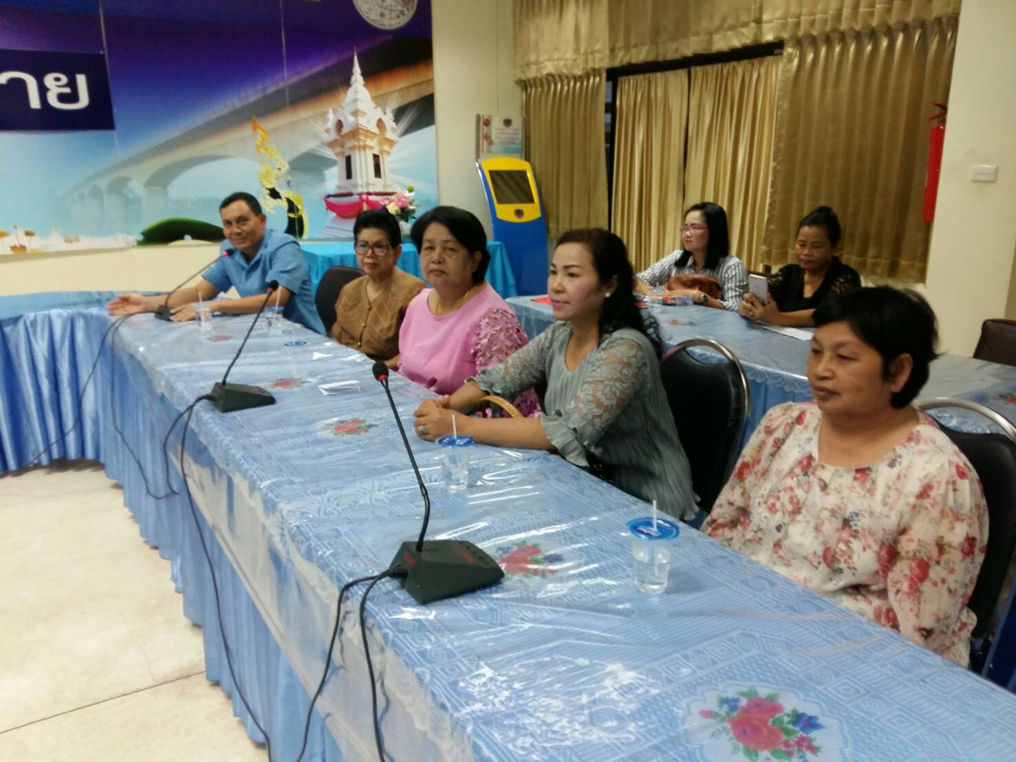 หนองคาย…รประชุมเตรียมความพร้อมผู้ผลิต ผู้ประกอบการ OTOP และเจ้าหน้าที่ผู้เกี่ยวข้อง ตามโครงการ OTOP สานสัมพันธ์สองแผ่นดิน ปี พ.ศ. 2561