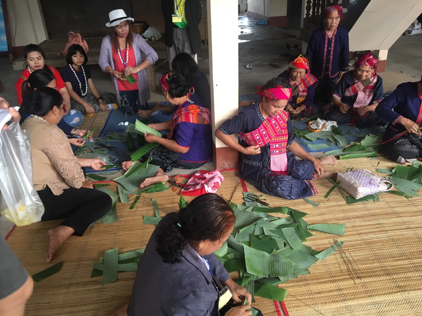 พัฒนาชุมชนหนองคาย จัดตามโครงการส่งเสริมและยกระดับมาตรฐานการท่องเที่ยว กิจกรรม:พัฒนาหมู่บ้าน OTOP เพื่อการท่องเที่ยว