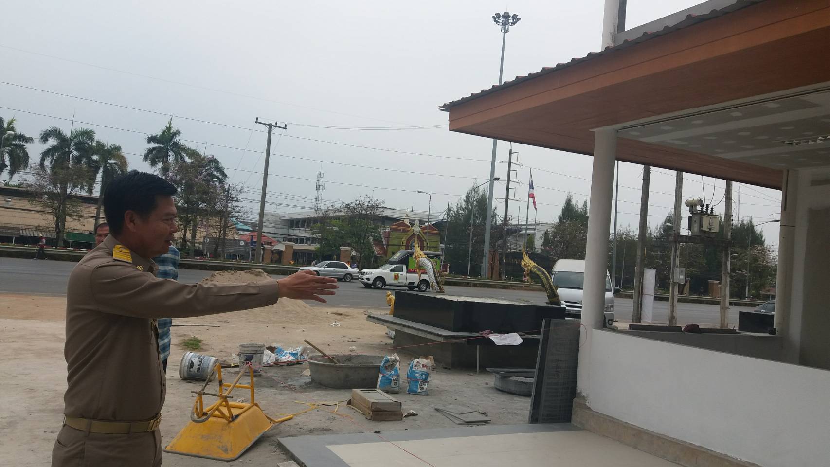 ?นายสินชัย ถนอมสิน หัวหน้าผู้ตรวจราชการกรมการพัฒนาชุมชน ติดตามโครงการพัฒนาศูนย์นวัตกรรมและกระจายสินค้า OTOP จังหวัดหนองคาย