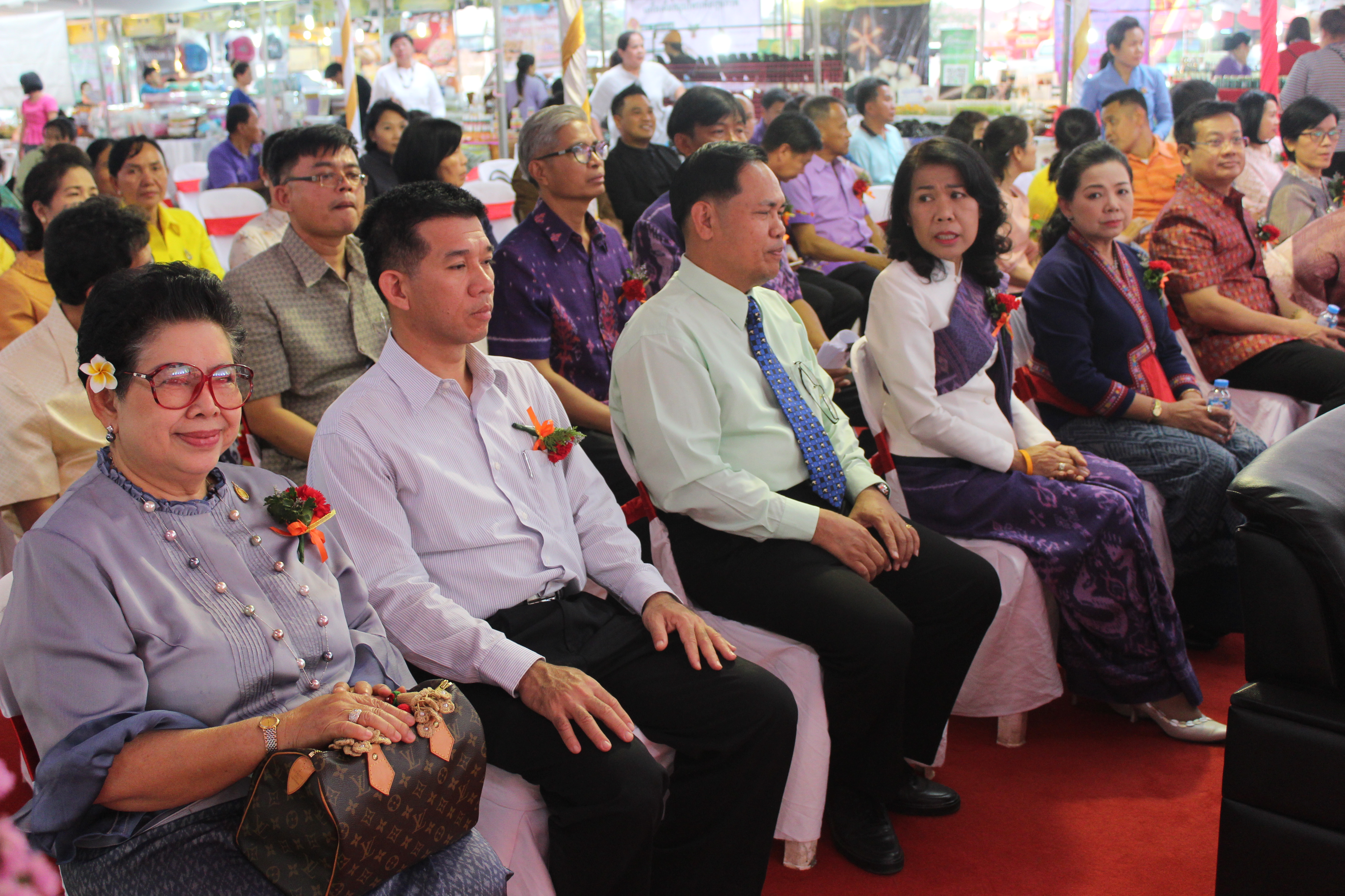 สพจ.หนองคาย จัดงานแสดงสินค้าไทย-ลาว สานสัมพันธ์สองแผ่นดิน  ศูนย์แสดงสินค้าลาวไอเทค นครหลวงเวียงจันทร์ สาธารณรัฐประชาธิปไตยประชาชนลาว 