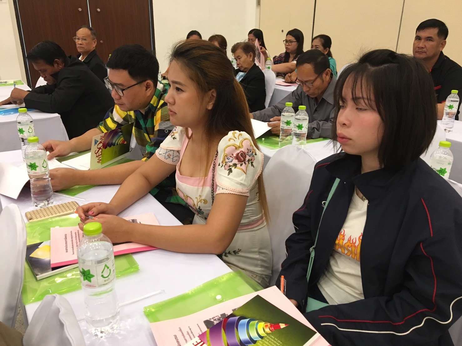 จังหวัดหนองคาย ดำเนินโครงการส่งเสริมและยกระดับมาตรฐานการท่องเที่ยว กิจกรรม:พัฒนาหมู่บ้าน OTOP เพื่อการท่องเที่ยว