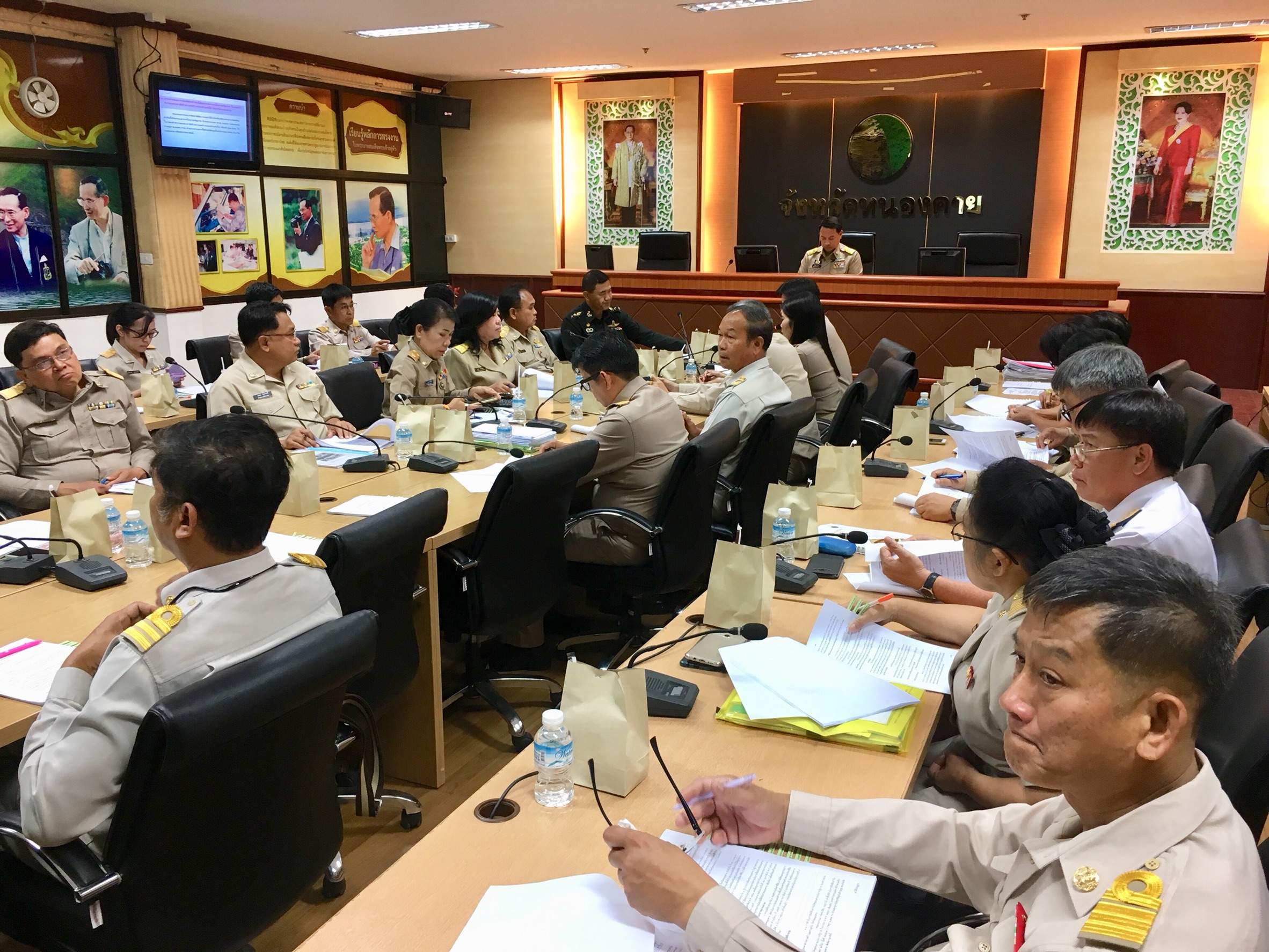 นางชะตา ธุลีจันทร์ พัฒนาการจังหวัดหนองคาย ร่วมประชุมคณะอนุกรรมการนโยบายที่ดินจังหวัดหนองคาย ครั้งที่ 1/2561