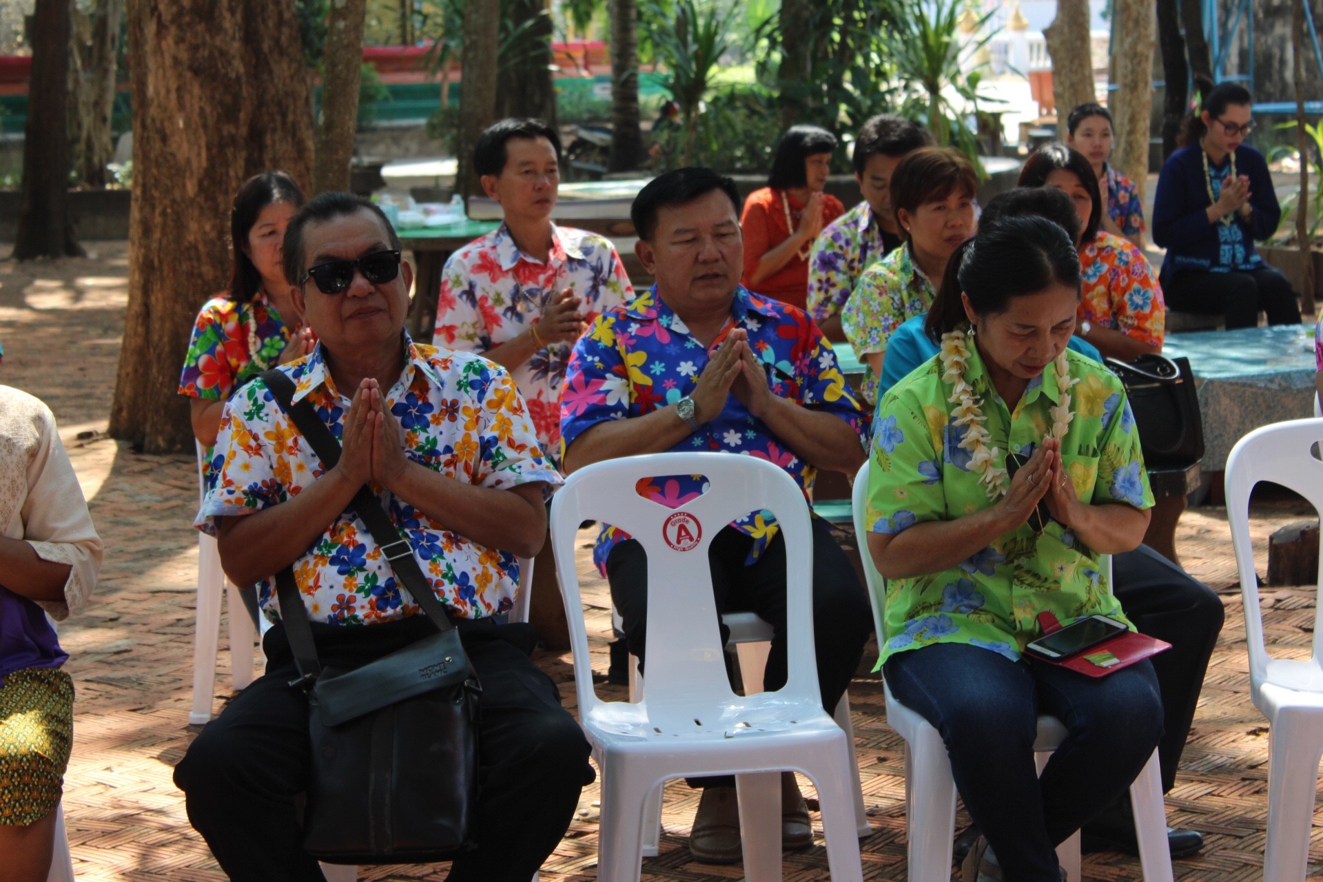 สพจ.หนองคาย จัดงานสรงน้ำพระสงฆ์และรดน้ำขอพร เนื่องในโอกาสวันสงกรานต์ ประจำปี 2561