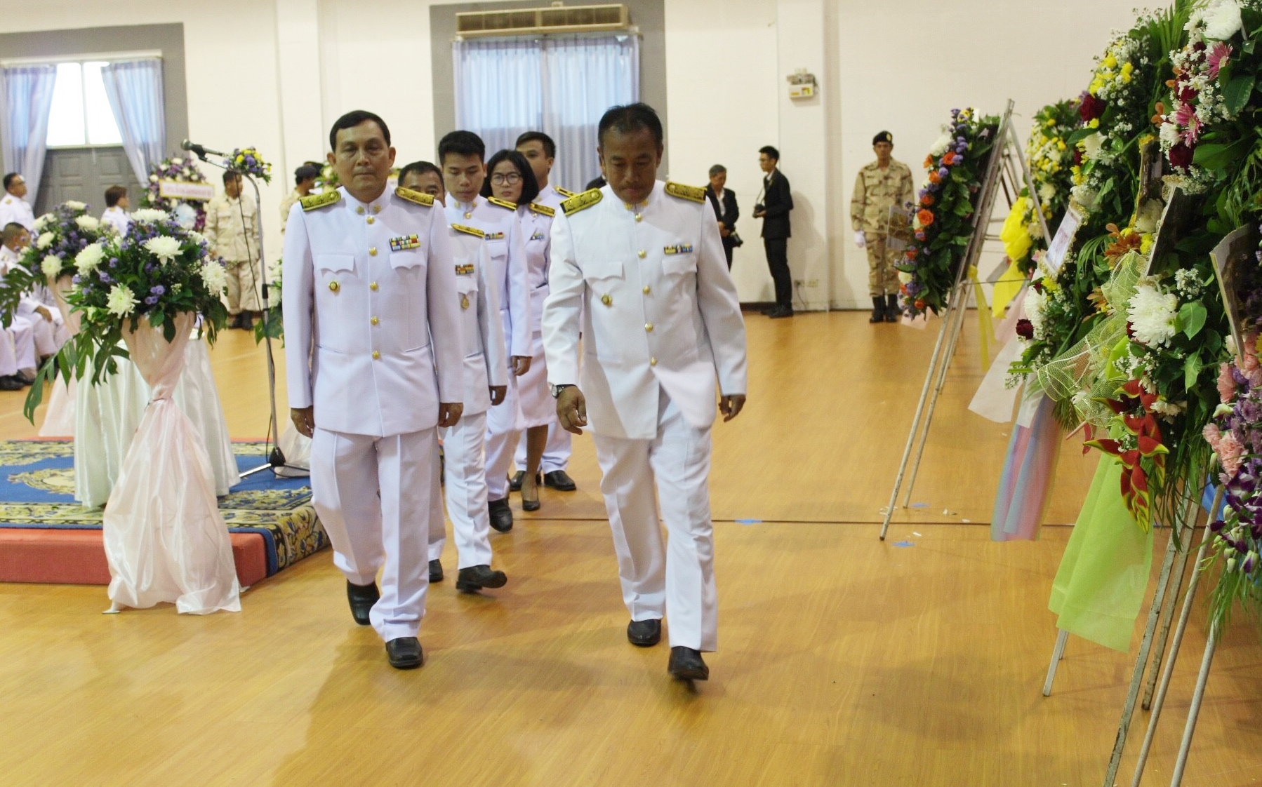 พช.หนองคาย ร่วมพิธีวางพวงมาลาเนื่องในวันคล้ายวันสวรรคตสมเด็จพระนเรศวรมหาราช ประจำปี 2561