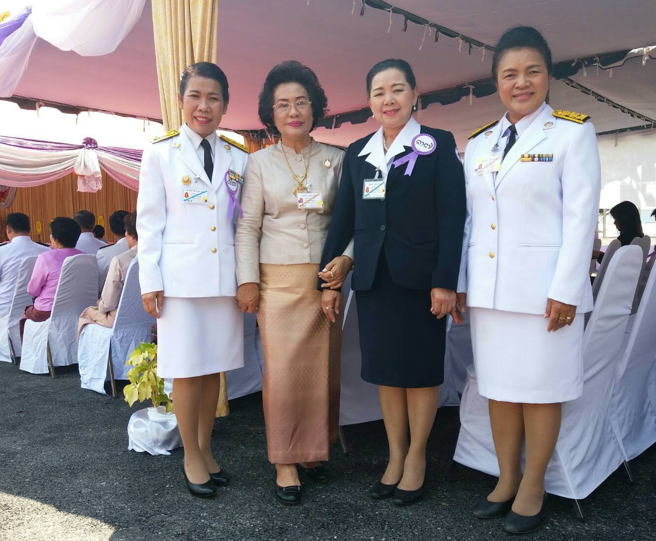 นางชะตา ธุลีจันทร์ พัฒนาการจังหวัดหนองคาย เฝ้ารับเสด็จพระเจ้าหลานเธอ พระองค์เจ้าอทิตยาทรกิติคุณ