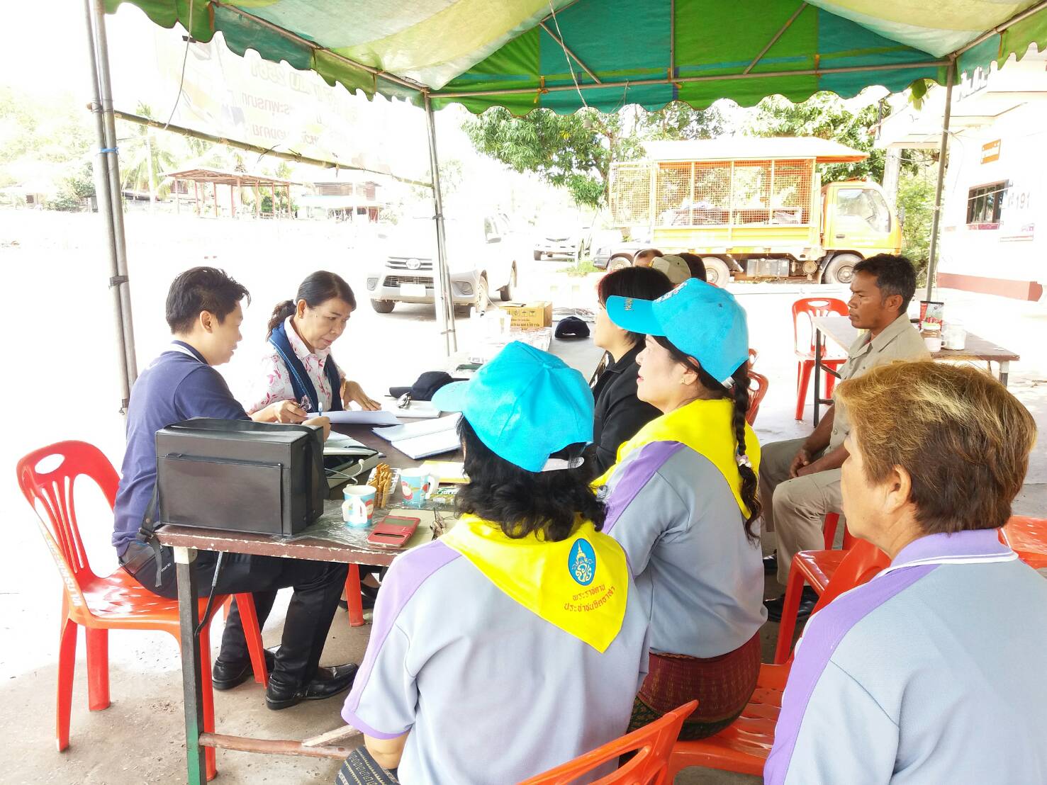 พจ.หนองคาย ตรวจเยี่ยมด่านชุมชน เพื่อป้องกันและลดอุบัติเหตุทางถนนช่วงเทศกาลสงกรานต์