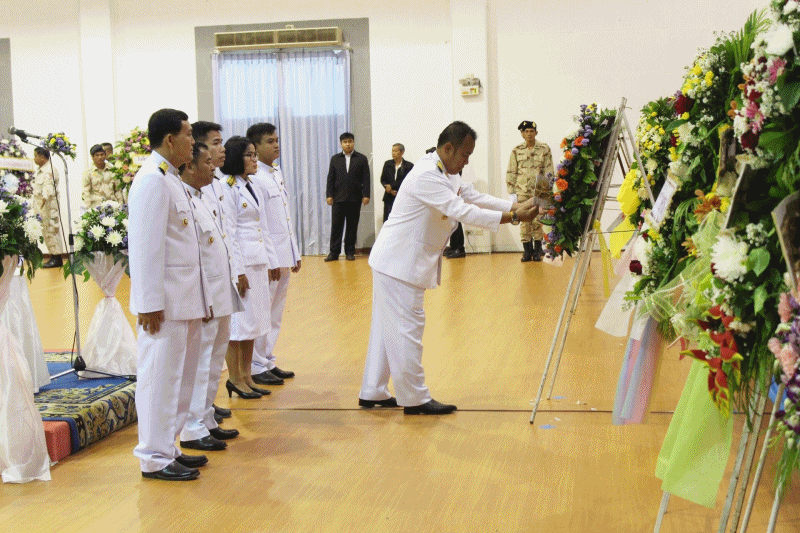 พช.หนองคาย ร่วมพิธีวางพวงมาลาเนื่องในวันคล้ายวันสวรรคตสมเด็จพระนเรศวรมหาราช ประจำปี 2561