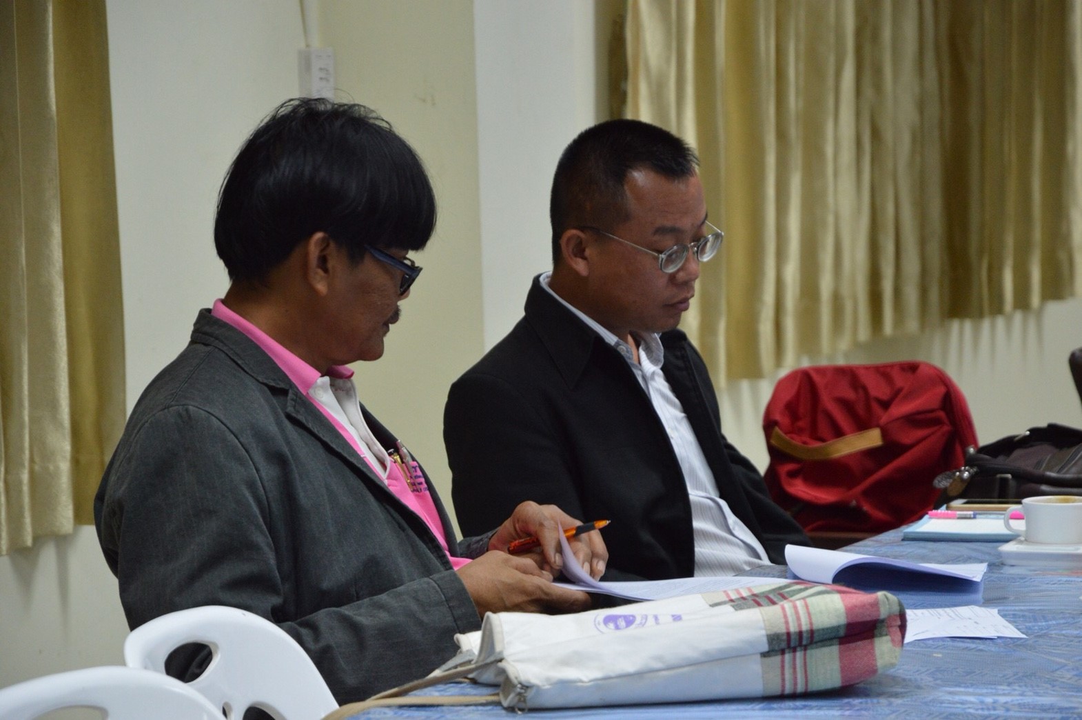 นางชะตา ธุลีจันทร์ พัฒนาการจังหวัดหนองคาย เป็นประธานในการประชุมประจำเดือน หัวหน้ากลุ่มงาน หัวหน้าฝ่าย พัฒนาการอำเภอ และนักวิชาการพัฒนาชุมชน ครั้งที่ 5/2561