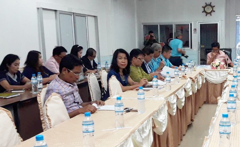 นางชะตา ธุลีจันทร์ พัฒนาการจังหวัดหนองคาย ร่วมประชุมคณะกรรมการดำเนินงานโครงการรณรงค์ป้องกันและแก้ไขปัญหายาเสพติด (TO BE NUMBER ONE)