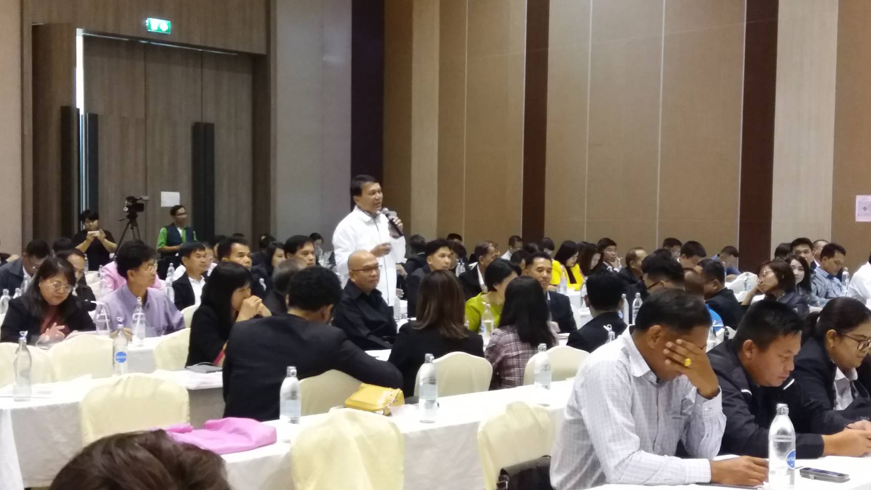 นางชะตา ธุลีจันทร์ พัฒนาการจังหวัดหนองคาย ร่วมประชุมประชุมเชิงปฏิบัติการผู้กำกับงานจังหวัดและหน่วยงานที่เกี่ยวข้อง ในการประเมินผลสัมฤทธิ์ของโครงการเน็ตประชารัฐ