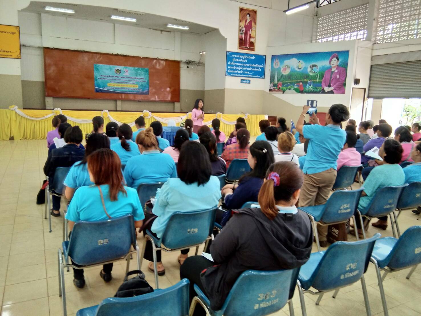 พัฒนาการจังหวัดหนองคาย เป็นวิทยากรบรรยายในโครงการเพิ่มประสิทธิภาพคณะทำงานขับเคลื่อนกองทุนพัฒนาบทบาทสตรีตำบล/เทศบาลและอาสาสมัครผู้ประสานงานกองทุนพัฒนาบทบาทสตรีในการขับเคลื่อนกองทุนพัฒนาบทบาทสตรี