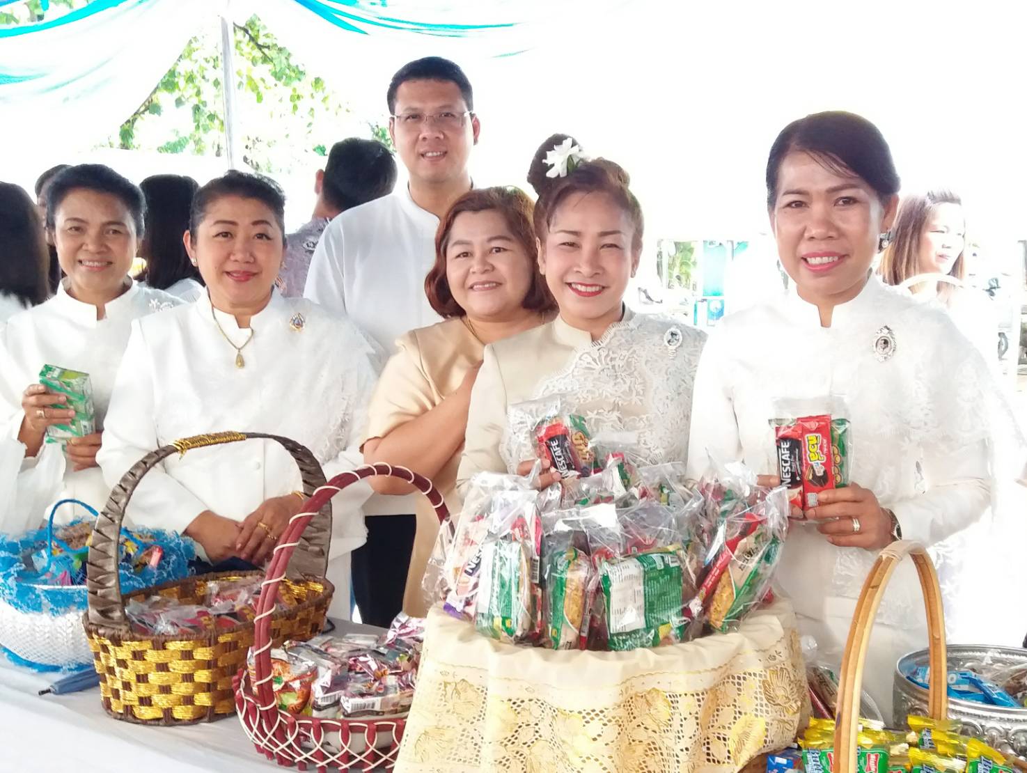 พจ.หนองคาย ร่วมพิธี เนื่องในเทศกาลวันวิสาขบูชา วันสำคัญสากลของโลก จังหวัดหนองคาย ประจำปี 2561