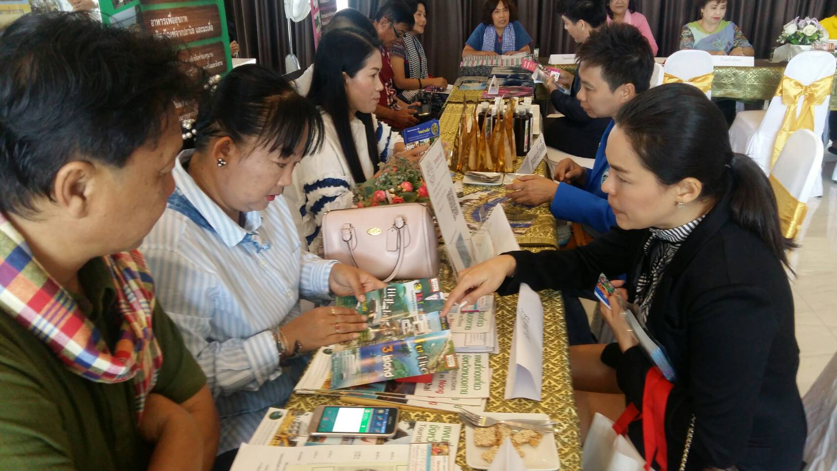 สำนักงานพัฒนาชุมชนร่วมกับสมาคมส่งเสริมการท่องเที่ยวจังหวัดหนองคาย ได้จัดกิจกรรม ส่งเสริมการท่องเที่ยวด้านการตลาด ให้แก่หมู่บ้านเป้าหมาย ตามโครงการยกระดับท่องเที่ยวทางวัฒนธรรมครบวงจร เพื่อพัฒนาศักยภาพด้านสถานที่ บริการ และกิจกรรมด้านท่องเที่ยว