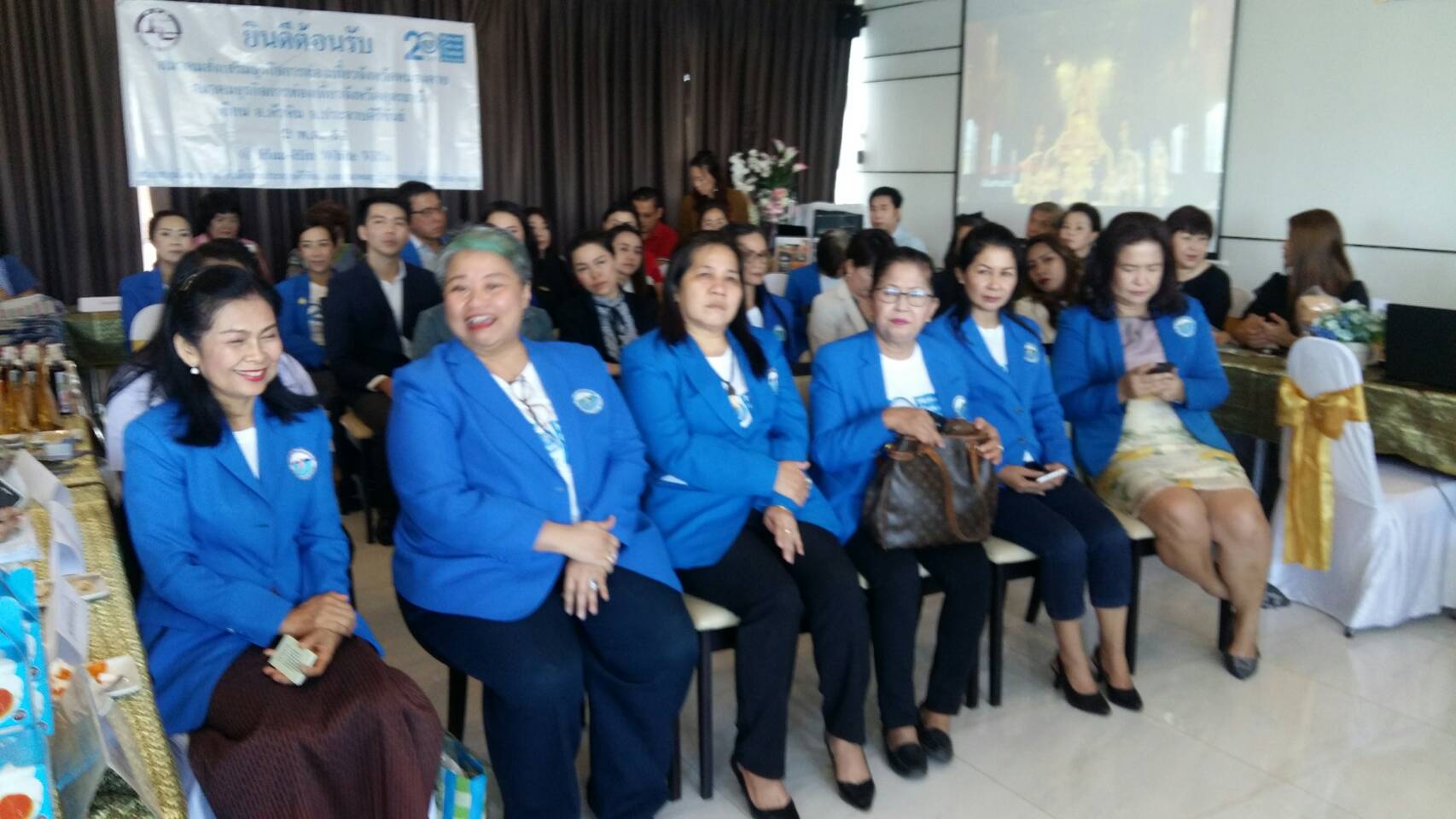 สำนักงานพัฒนาชุมชนร่วมกับสมาคมส่งเสริมการท่องเที่ยวจังหวัดหนองคาย ได้จัดกิจกรรม ส่งเสริมการท่องเที่ยวด้านการตลาด ให้แก่หมู่บ้านเป้าหมาย ตามโครงการยกระดับท่องเที่ยวทางวัฒนธรรมครบวงจร เพื่อพัฒนาศักยภาพด้านสถานที่ บริการ และกิจกรรมด้านท่องเที่ยว