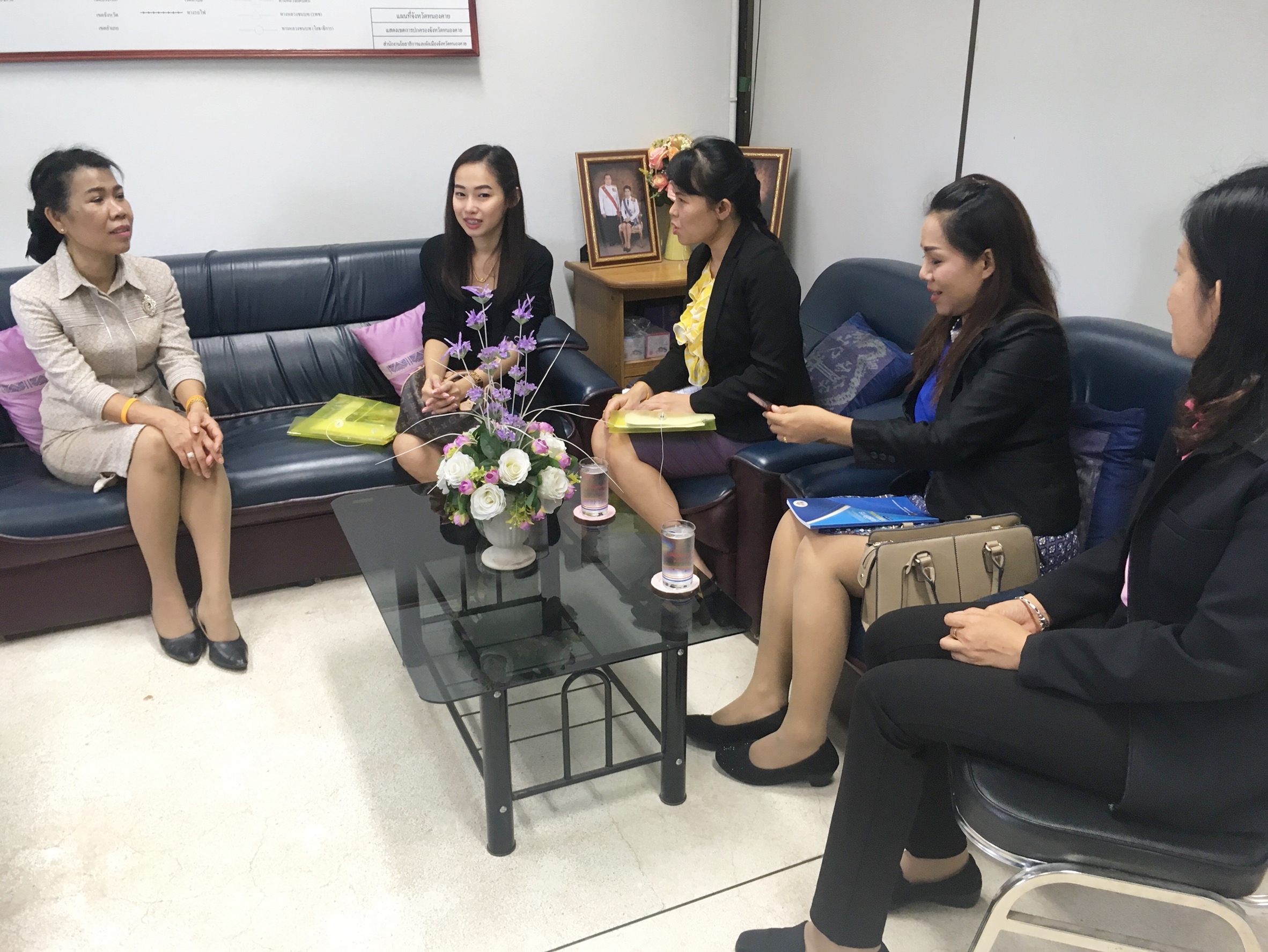 กรมการพัฒนาชุมชน ติดตามผลความก้าวหน้าการดำเนินงานของศูนย์จัดการกองทุนชุมชนจังหวัดหนองคาย