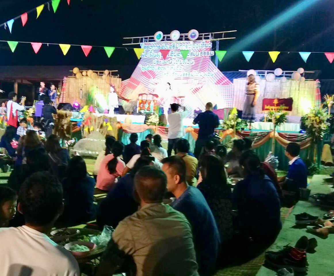 พัฒนาการจังหวัดหนองคาย ร่วมงาน “ซุมข้าวแลงพาหย่อง ส่องวัฒนธรรมไทยพวน” ส่งเสริมการท่องเที่ยว ฟื้นฟูและสืบสานวัฒนธรรมประเพณีไทยพวนบ้านโพธิ์ตาก