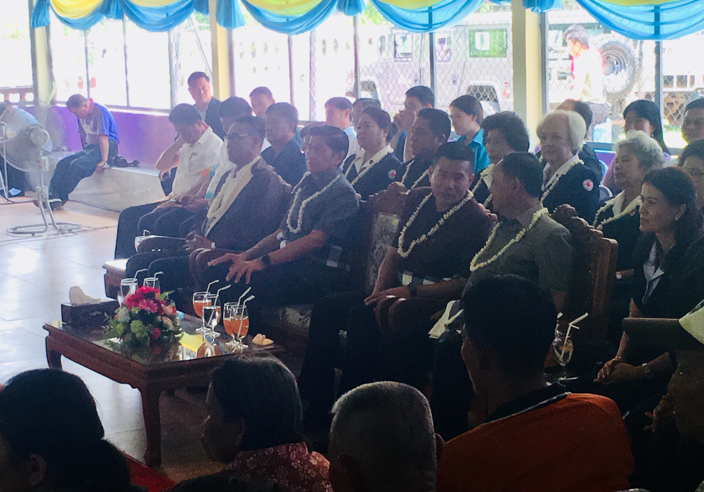 พช.หนองคาย ร่วมกิจกรรมปกป้องและเชิดชูสถาบันพระมหากษัตริย์ และหน่วยบำบัดทุกข์ บำรุงสุข จังหวัดหนองคาย ประจำเดือนพฤษภาคม 2561 2561 ณ โรงเรียนบ้านหนองบัวเงิน ตำบลสระใคร อำเภอสระใคร จังหวัดหนองคาย