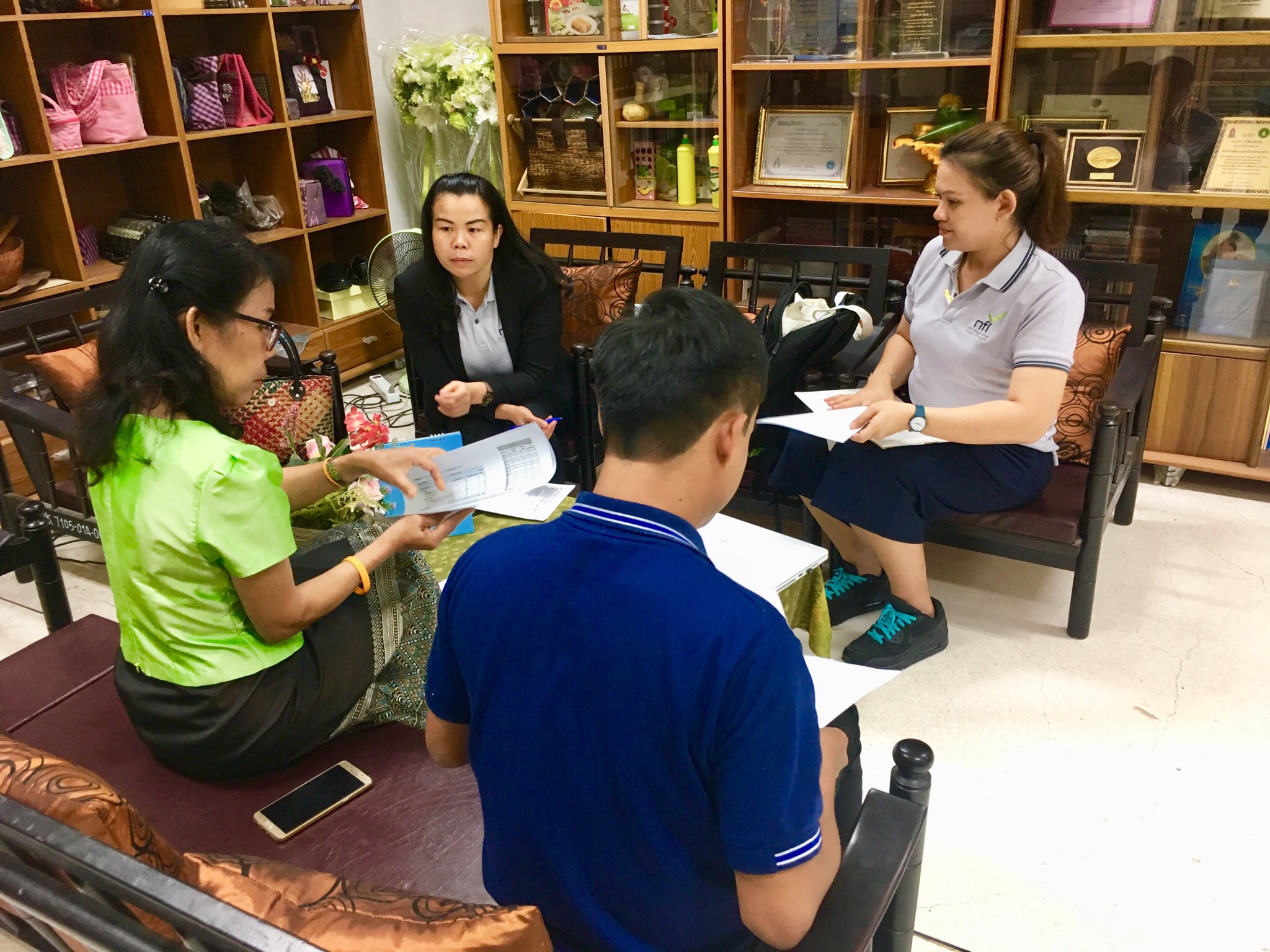 สถาบันอาหาร กระทรวงอุตสาหกรรม เข้าพบนางชะตา ธุลีจันทร์ พัฒนาการจังหวัดหนองคาย