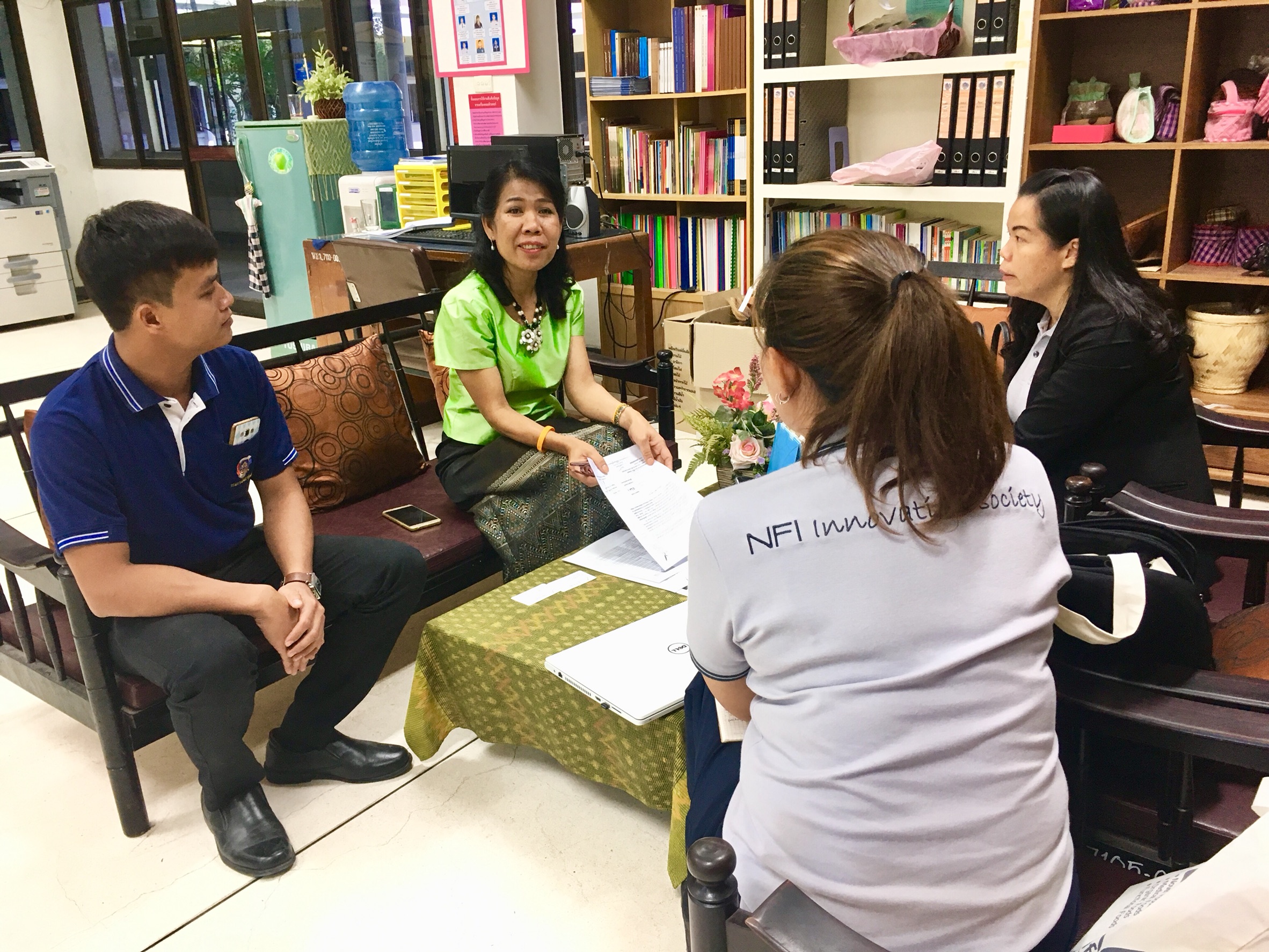 สถาบันอาหาร กระทรวงอุตสาหกรรม เข้าพบนางชะตา ธุลีจันทร์ พัฒนาการจังหวัดหนองคาย