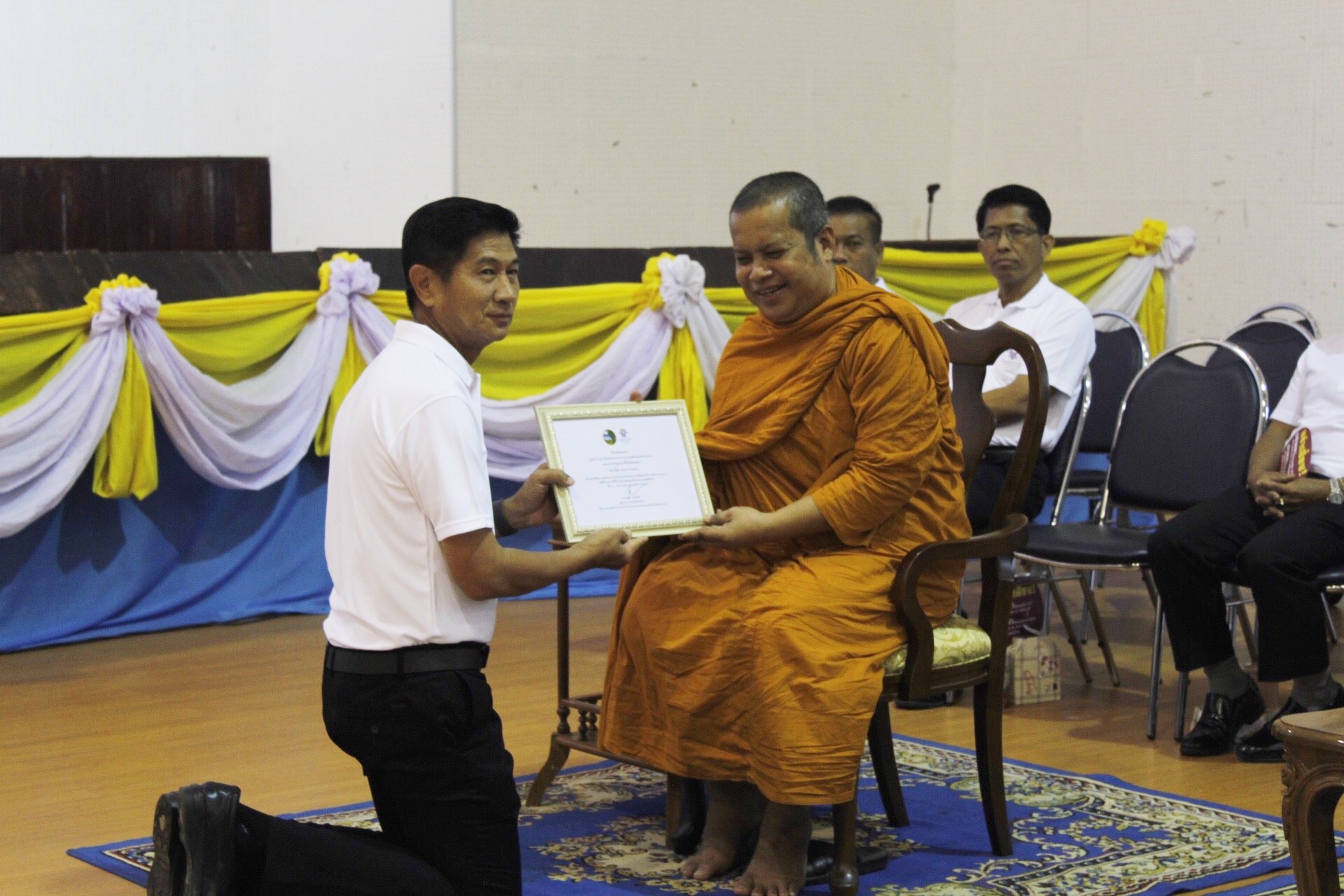 พช.หนองคาย รับใบประกาศเกียรติองค์กรที่มีผลงานดีเด่นในการป้องกันและแก้ไขปัญหายาเสพติด ในกิจกรรม“ไทยนิยม ยั่งยืน ร่วมแก้ไขปัญหายาเสพติด” เนื่องในวันต่อต้านยาเสพติดโลก (26 มิถุนายน) ประจำปี 2561