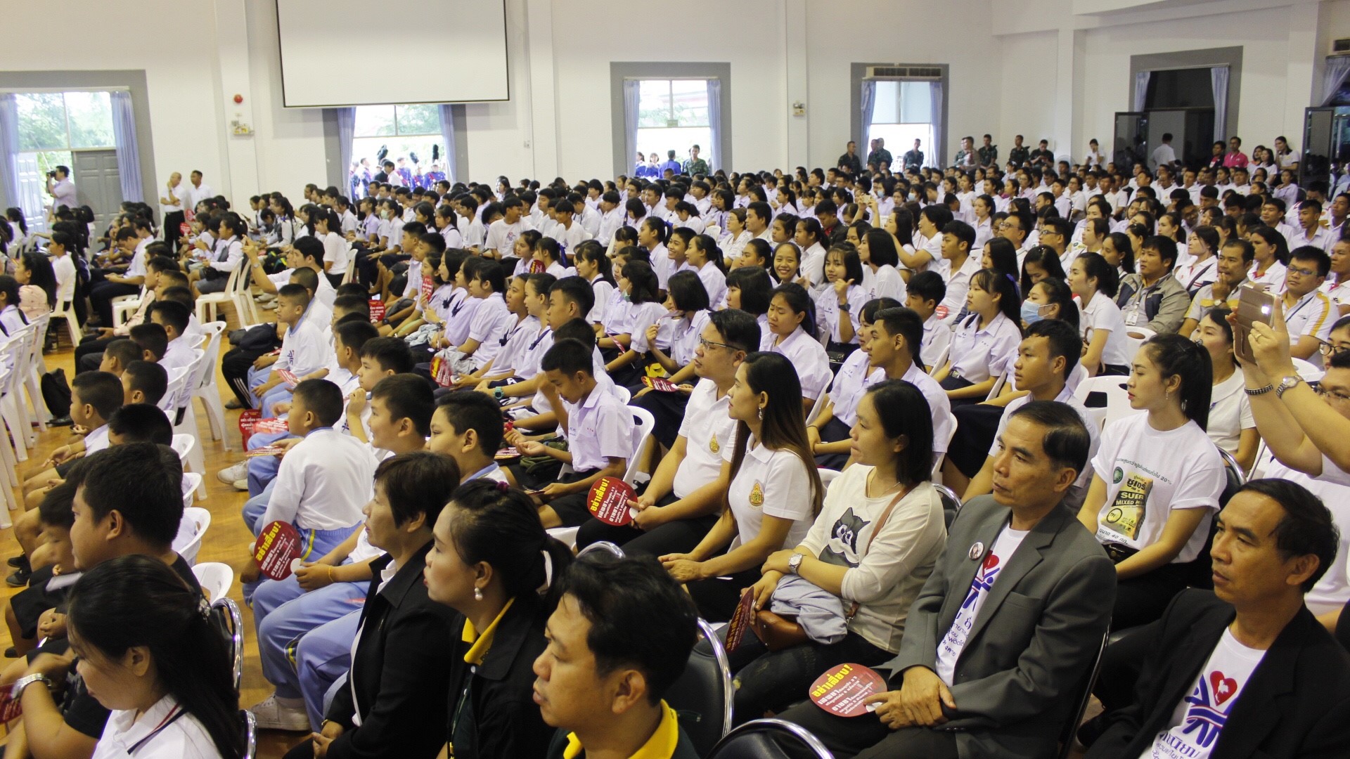 พช.หนองคาย รับใบประกาศเกียรติองค์กรที่มีผลงานดีเด่นในการป้องกันและแก้ไขปัญหายาเสพติด ในกิจกรรม“ไทยนิยม ยั่งยืน ร่วมแก้ไขปัญหายาเสพติด” เนื่องในวันต่อต้านยาเสพติดโลก (26 มิถุนายน) ประจำปี 2561