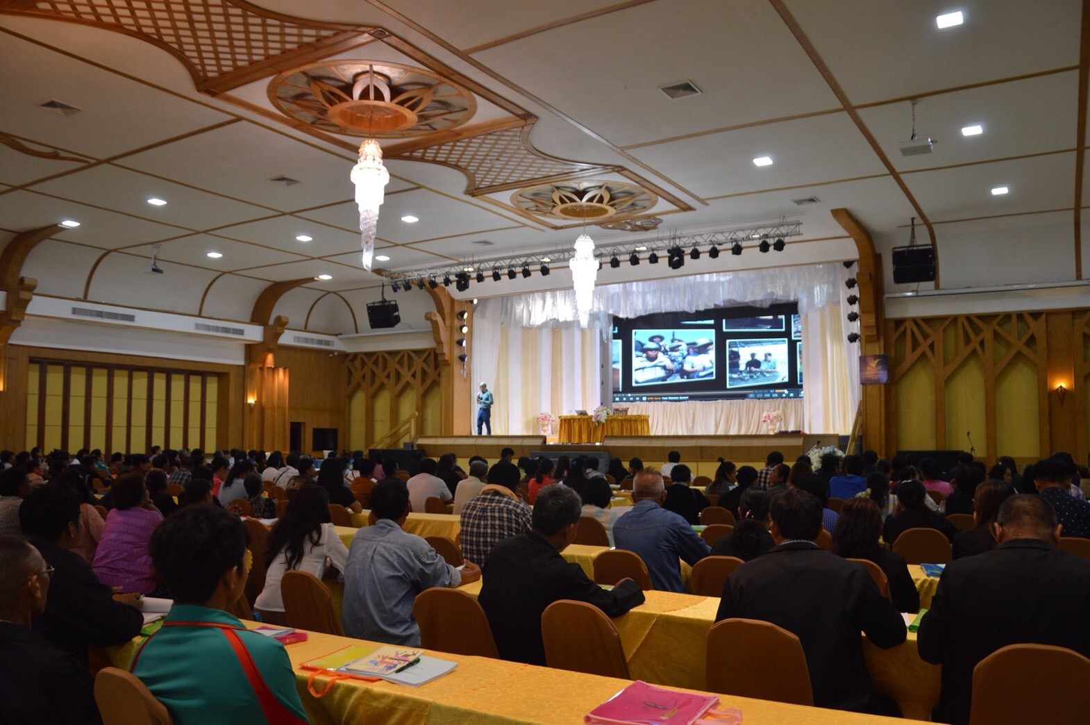 รองผู้ว่าฯหนองคายเป็นประธานพิธีเปิดโครงการชุมชนท่องเที่ยว OTOP นวัตวิถี จังหวัดหนองคาย กิจกรรมเตรียมความพร้อมการเป็นชุมชนท่องเที่ยว OTOP นวัตวิถี